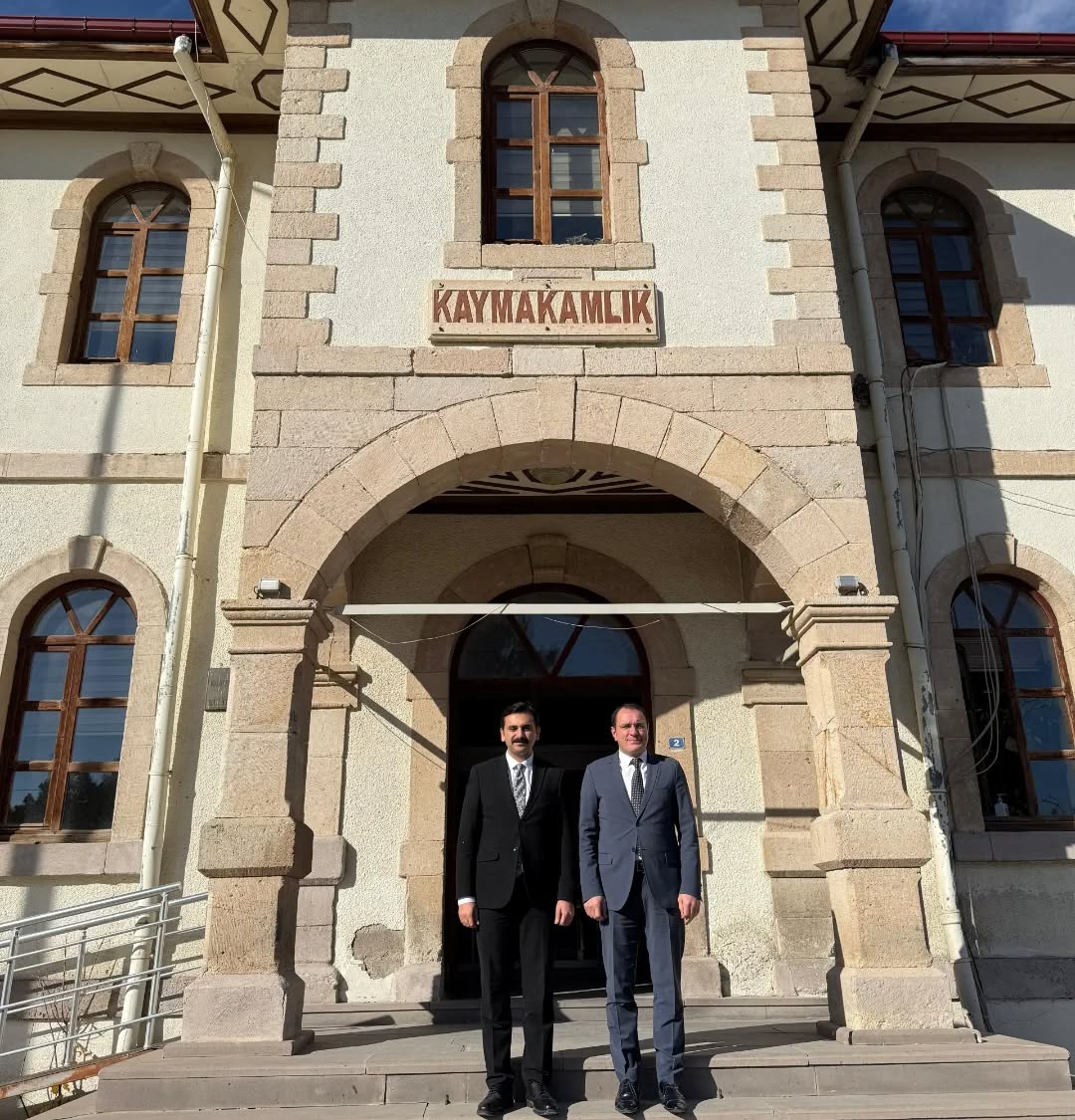 586712493 18051484358658714 5768339056633052420 N