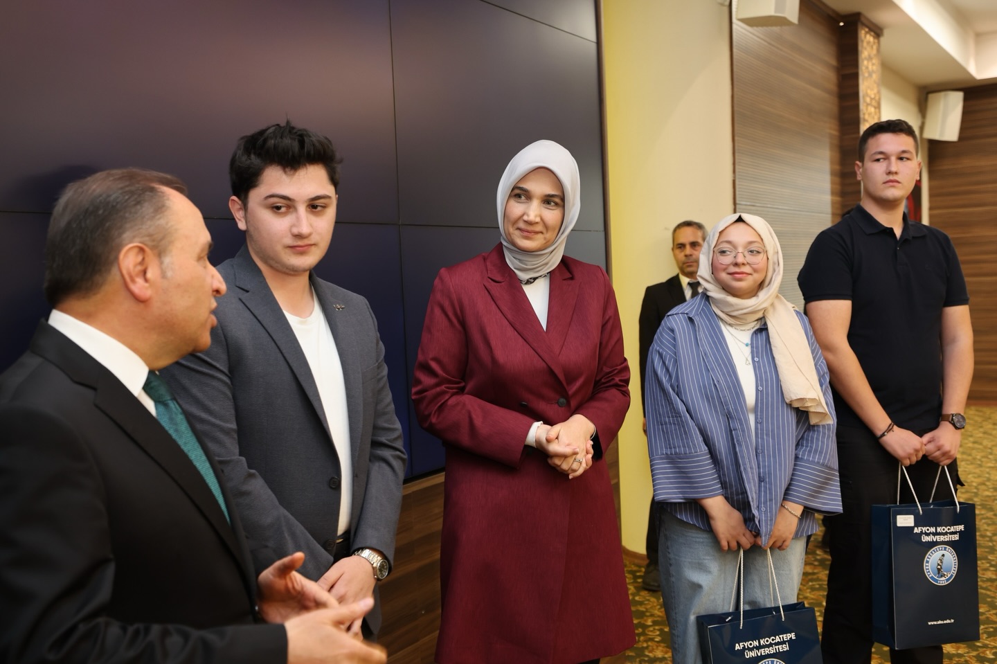 587101233 18302506213253484 1781040292801207602 N