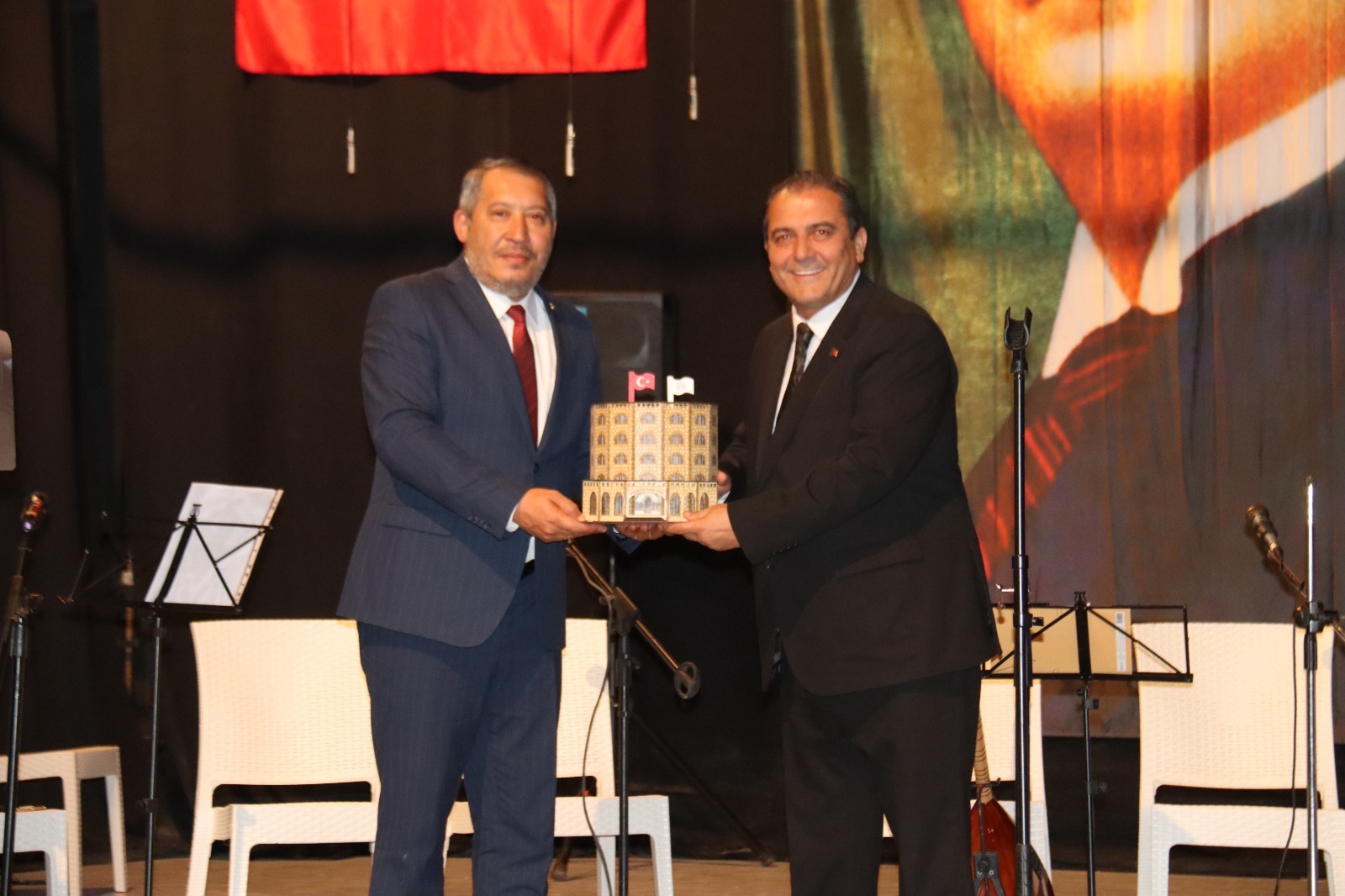 587824201 1292769676213400 1684725441254587001 N-1