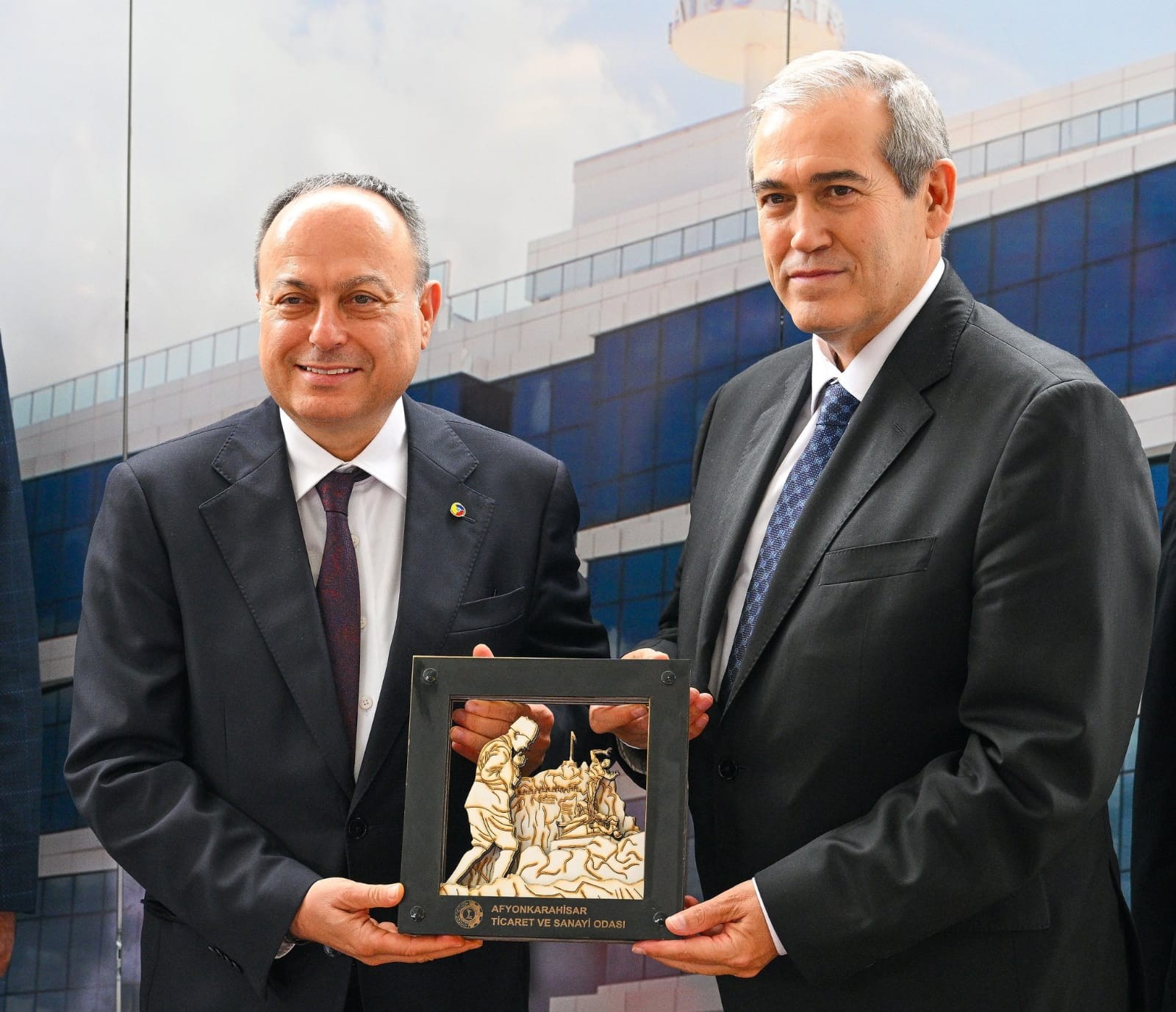 592929183 1331657322338607 100724003817861959 N