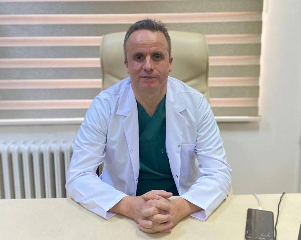 Afsü Adsuam “Ağiz Ve Di̇ş Sağliği Esteti̇k Deği̇l, Hayati̇ Bi̇r Sorumluluktur” (1)