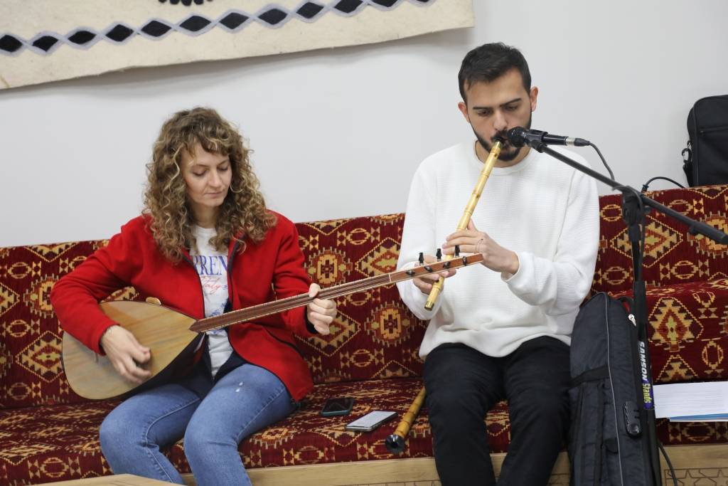 Afsü Genç Ofi̇ste Şi̇i̇rlerle Bayrak Ve Vatan Sevgi̇si̇ Yankilandi (4)