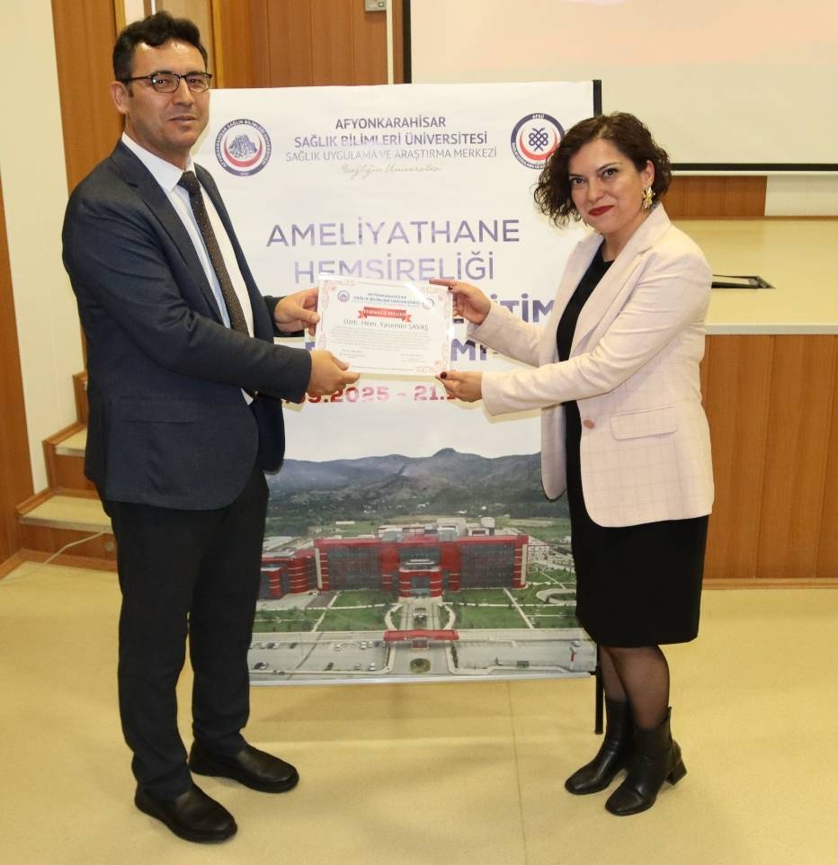 Afsü’de Ameli̇yathane Hemşi̇reli̇ği̇ Serti̇fi̇kali Eği̇ti̇m Programi Tamamlandi (3)