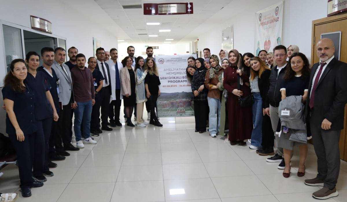 Afsü’de Ameli̇yathane Hemşi̇reli̇ği̇ Serti̇fi̇kali Eği̇ti̇m Programi Tamamlandi (4)