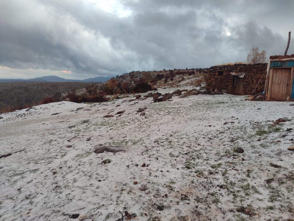 Afyona Sezonun Ilk Karı Düştü 2