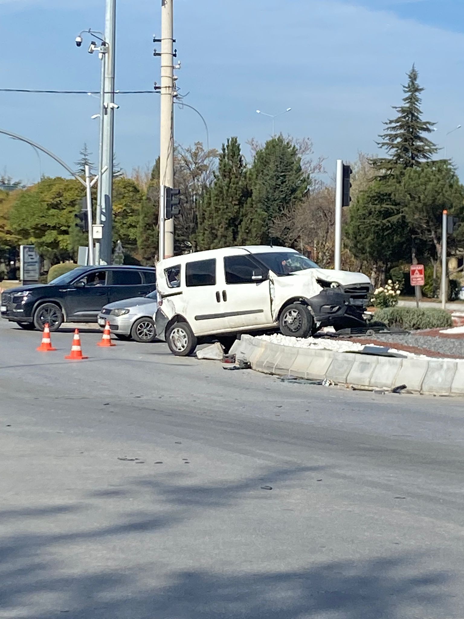 Afyon’da Maddi̇ Hasarli Kaza 2