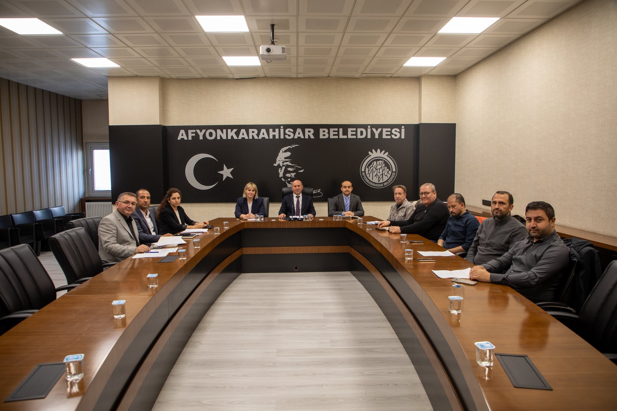 Afyon’da Yapi Deneti̇mi̇ Ve İmar Süreçleri̇ Masaya Yatirildi (1)