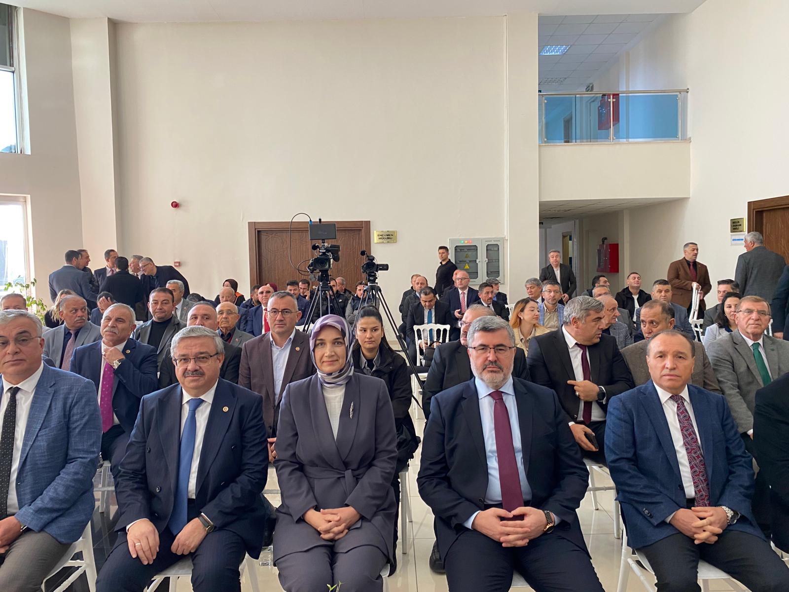 Afyonkarahi̇sar İl Özel İdaresi̇ Yeni̇ Hi̇zmet Araçlarini Törenle Hi̇zmete Aldi