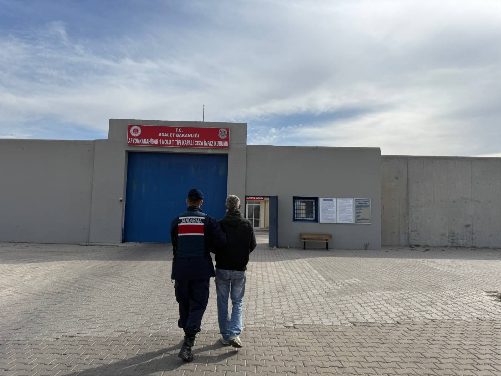 Afyonkarahi̇sar Jandarmasindan Suçlulara Geçi̇t Yok 29 Ki̇şi̇ Yakalandi 4