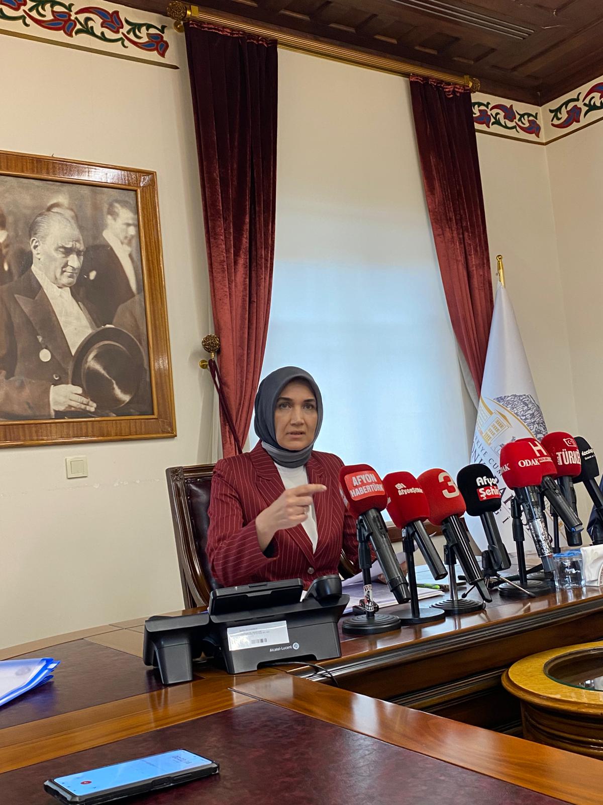 Afyonkarahi̇sar Vali̇si̇ Yi̇ği̇tbaşi’dan Asayi̇ş Basin Açiklamasi 1