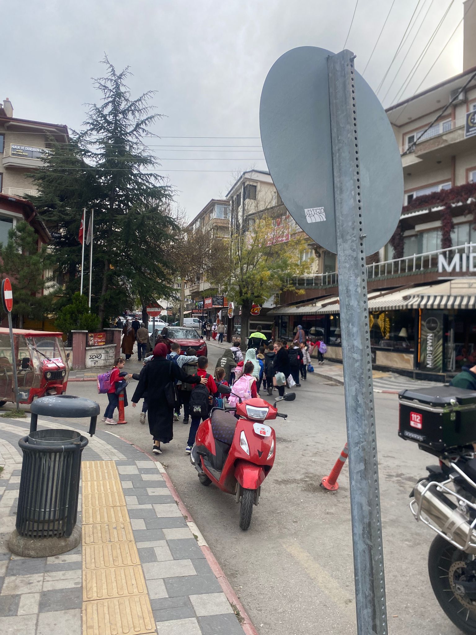 Afyonkarahi̇sar’da Trafi̇k Eki̇pleri̇nden Mi̇ni̇büslere Deneti̇m 3