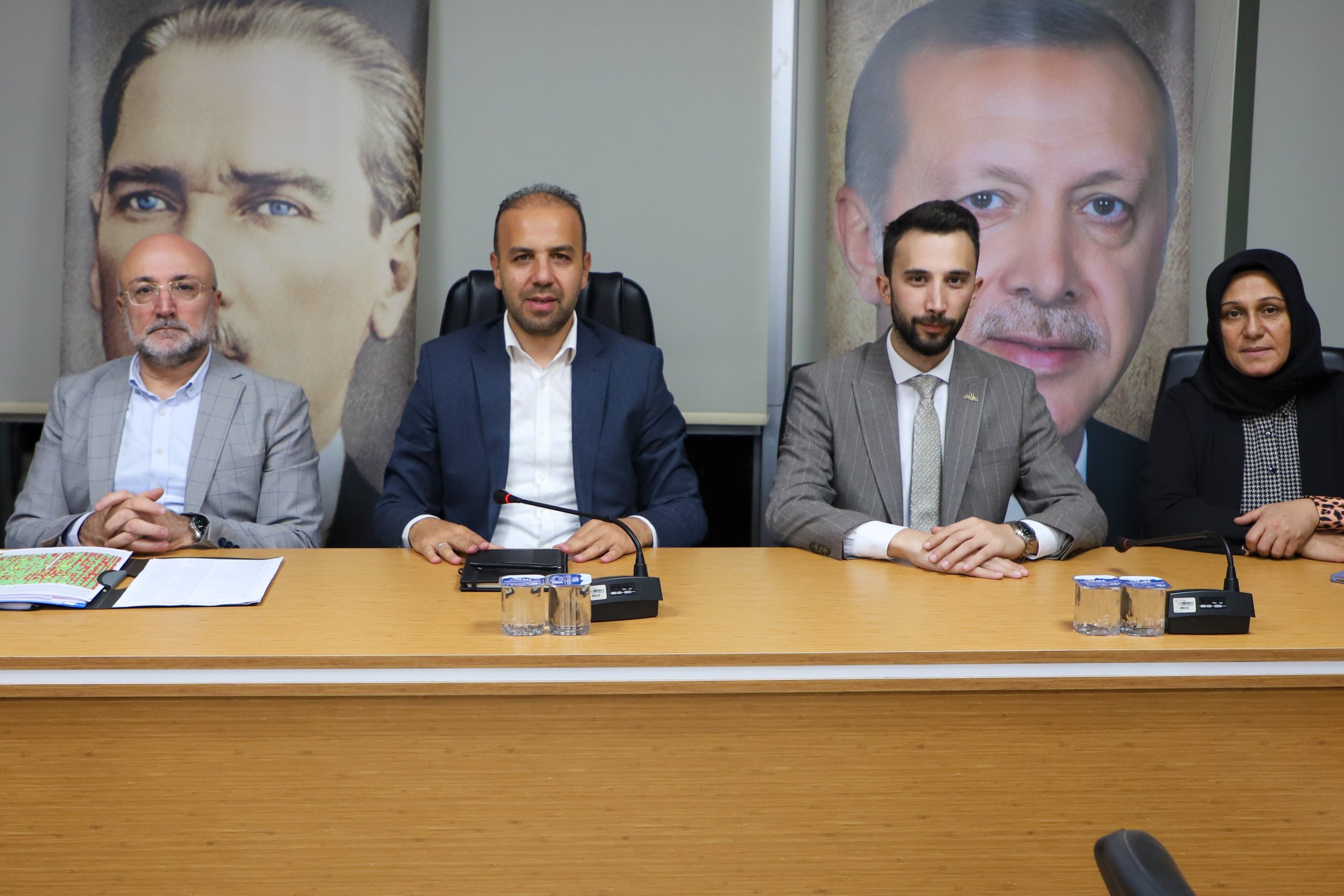 Ak Parti̇ Afyon’da Teşki̇lat Başarisina Gümüş Rozet Takdi̇mi̇ (4)