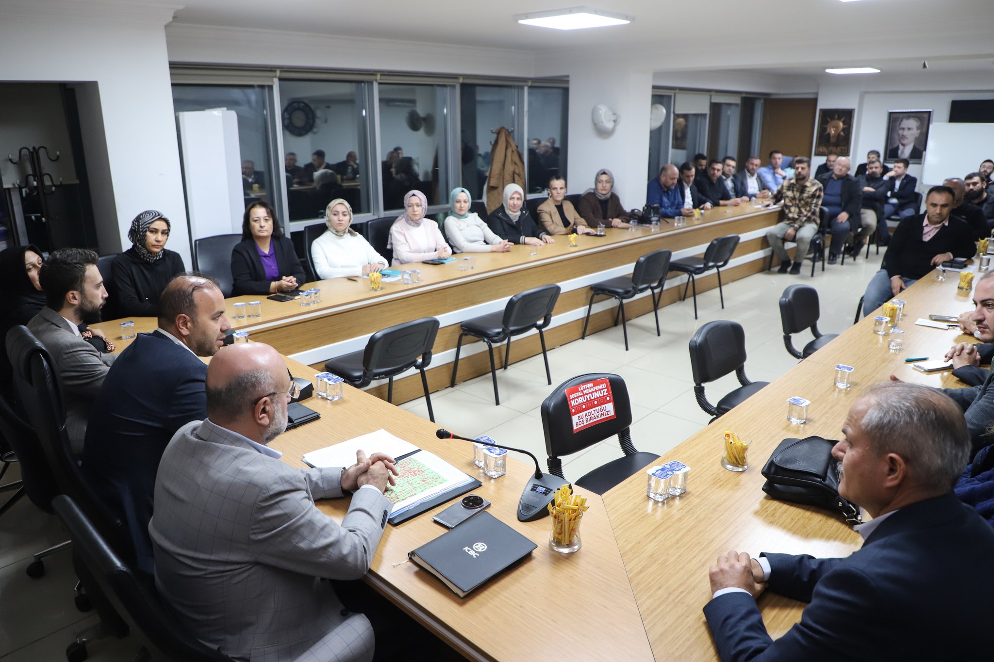 Ak Parti̇ Afyon’da Teşki̇lat Başarisina Gümüş Rozet Takdi̇mi̇ (5)