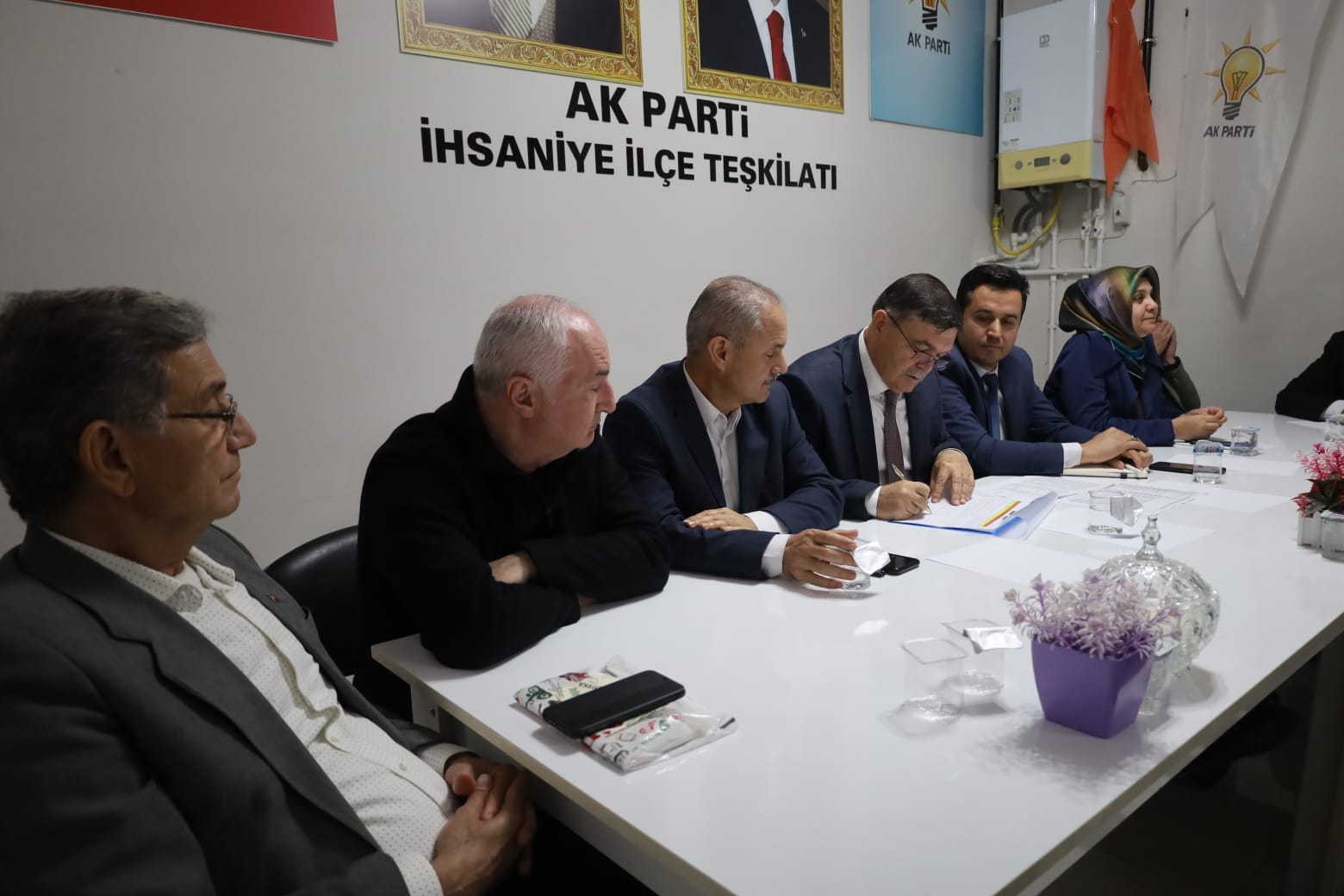 Ak Parti̇ İhsani̇ye Danişma Mecli̇si̇ Toplantisi Yapildi (1)