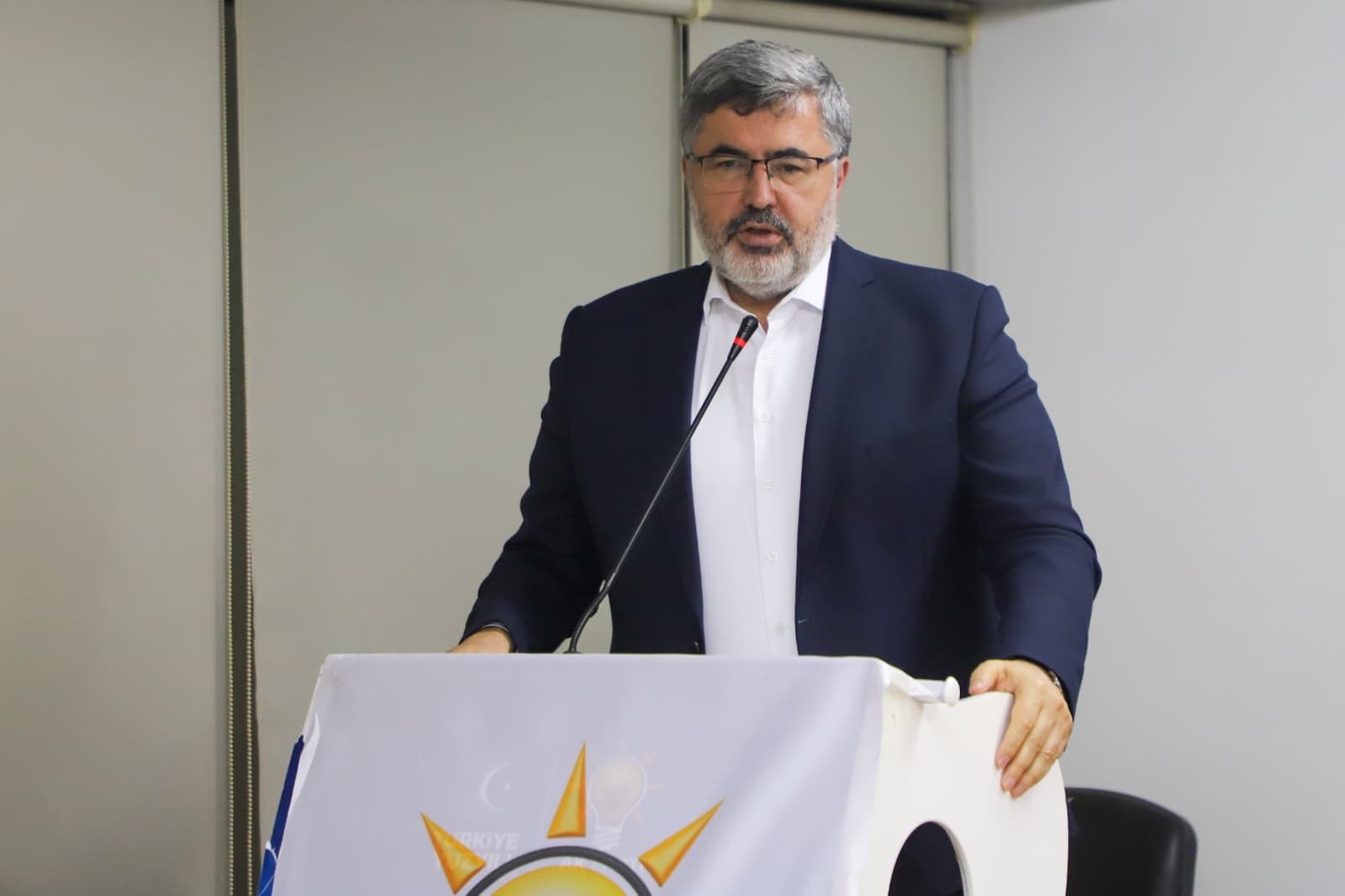 Ak Parti̇ Merkez İlçe Danişma Mecli̇si̇ Yoğun Katilimla Gerçekleşti̇ (3)