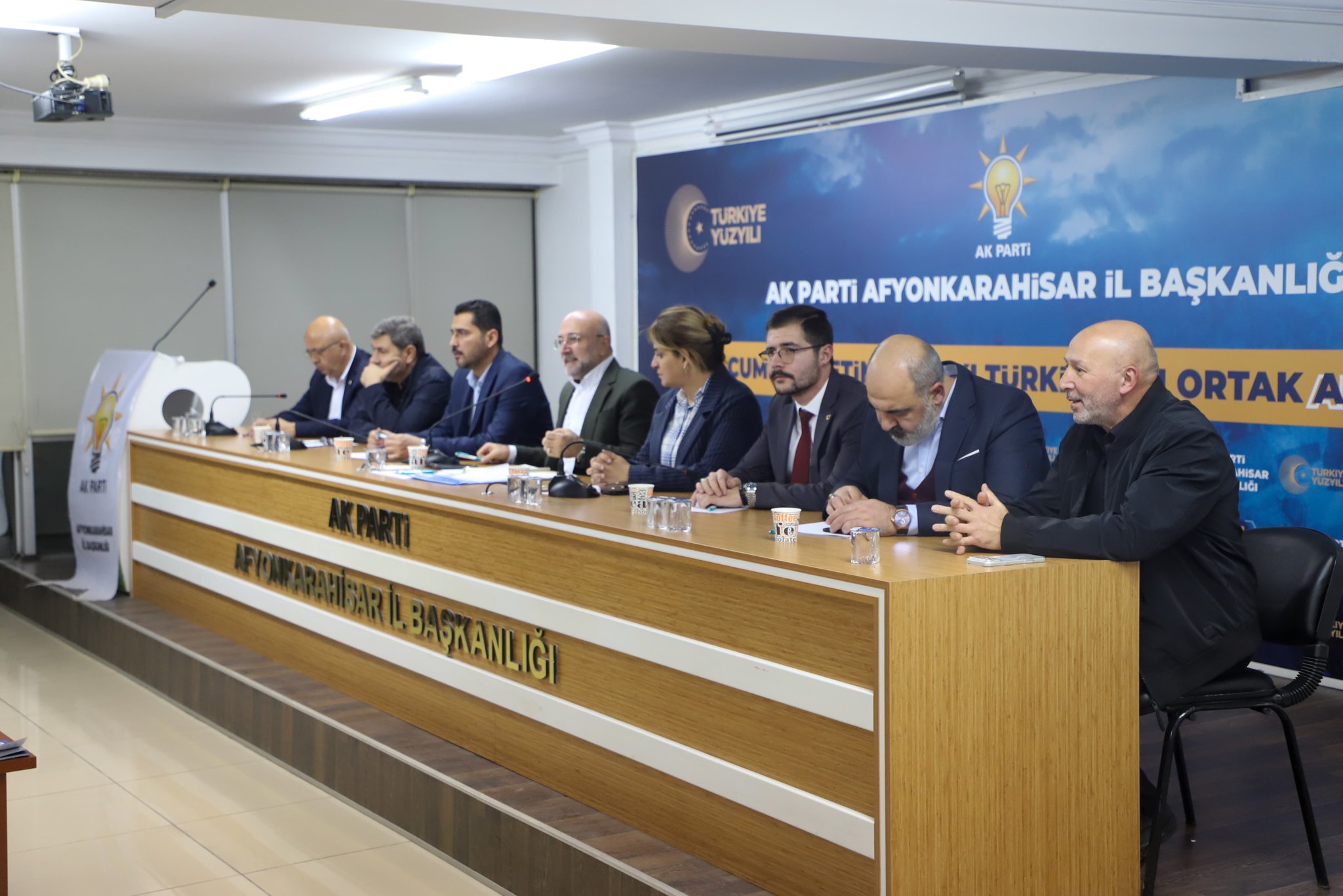 Ak Parti̇ Merkez İlçe Mahalle Ve Köy Başkanlari Toplantisi İle İlçe Danişma Mecli̇si̇ Yoğun Katilimla Yapildi (3)