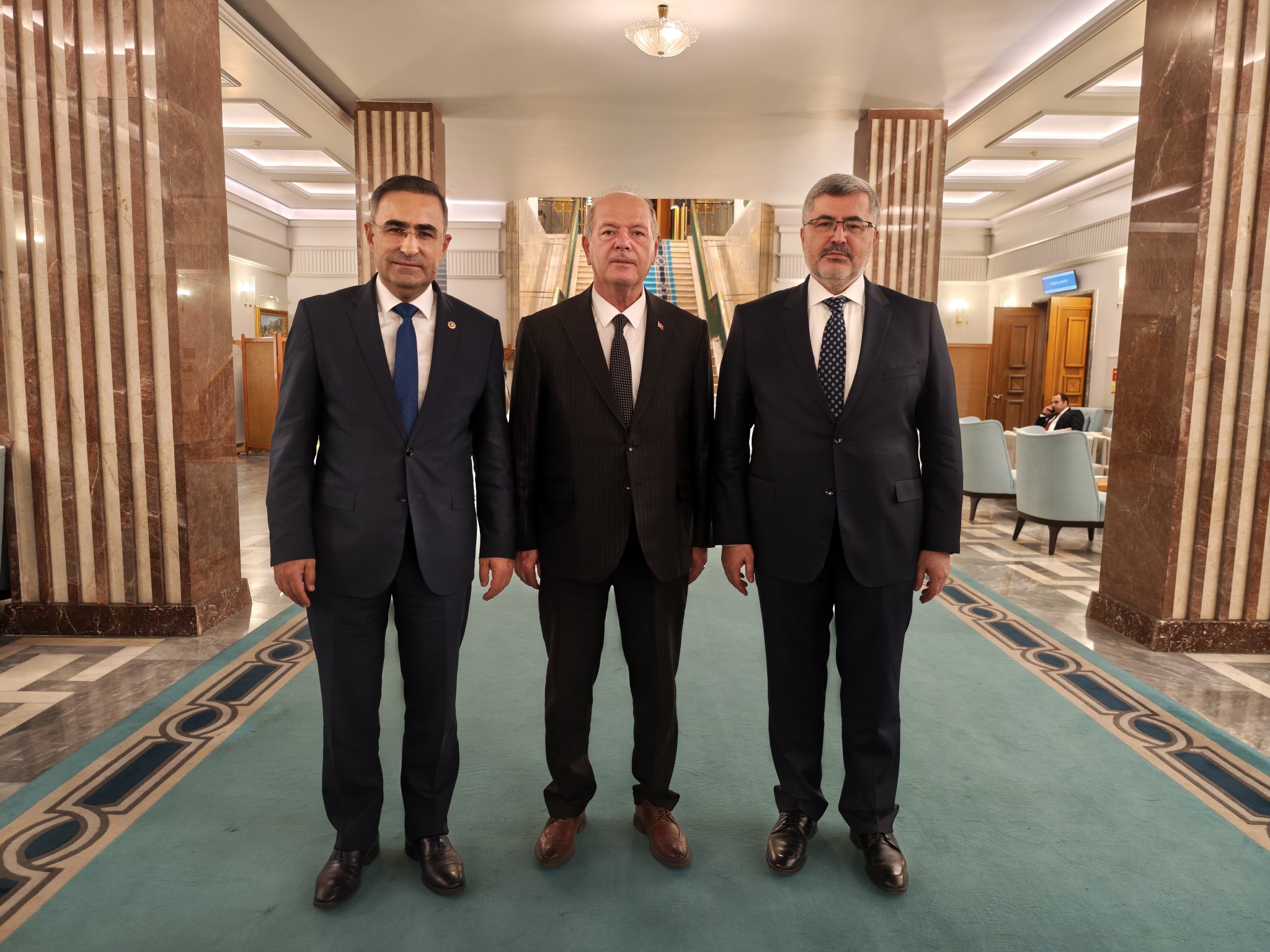 Ak Parti̇’de Görevlendi̇rme Sonrasi İlk Buluşma Mecli̇ste Yapildi (1)