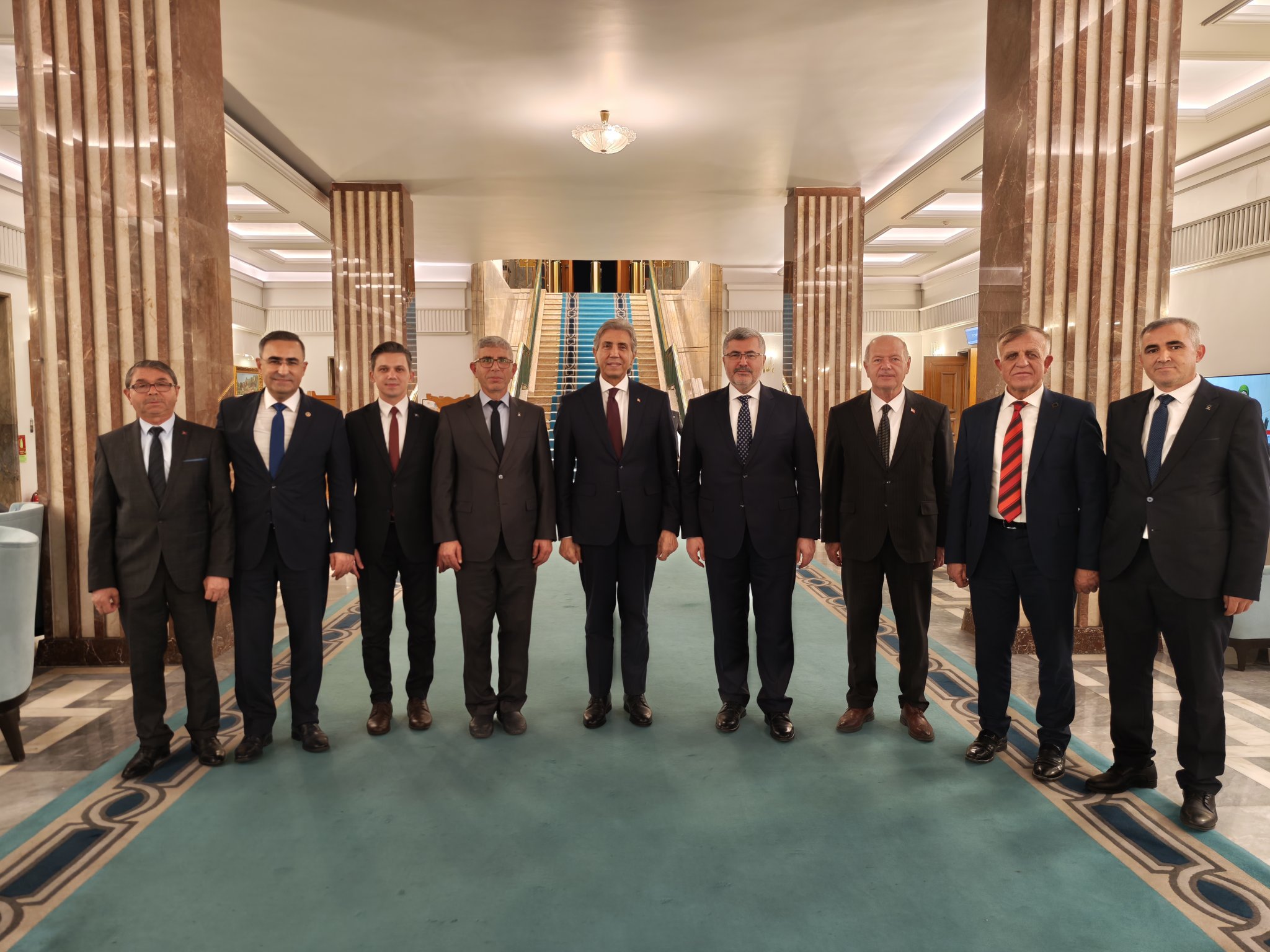 Ak Parti̇’de Görevlendi̇rme Sonrasi İlk Buluşma Mecli̇ste Yapildi (3)