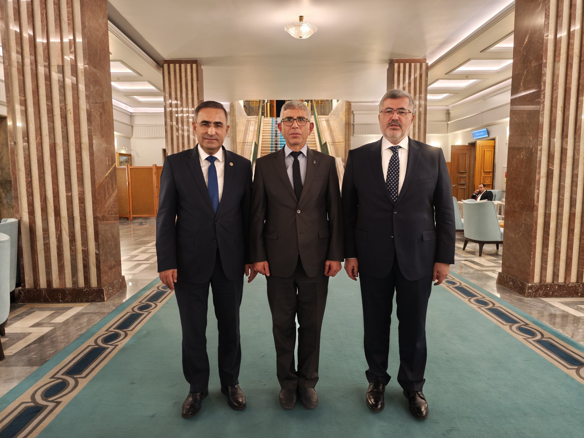 Ak Parti̇’de Görevlendi̇rme Sonrasi İlk Buluşma Mecli̇ste Yapildi (5)