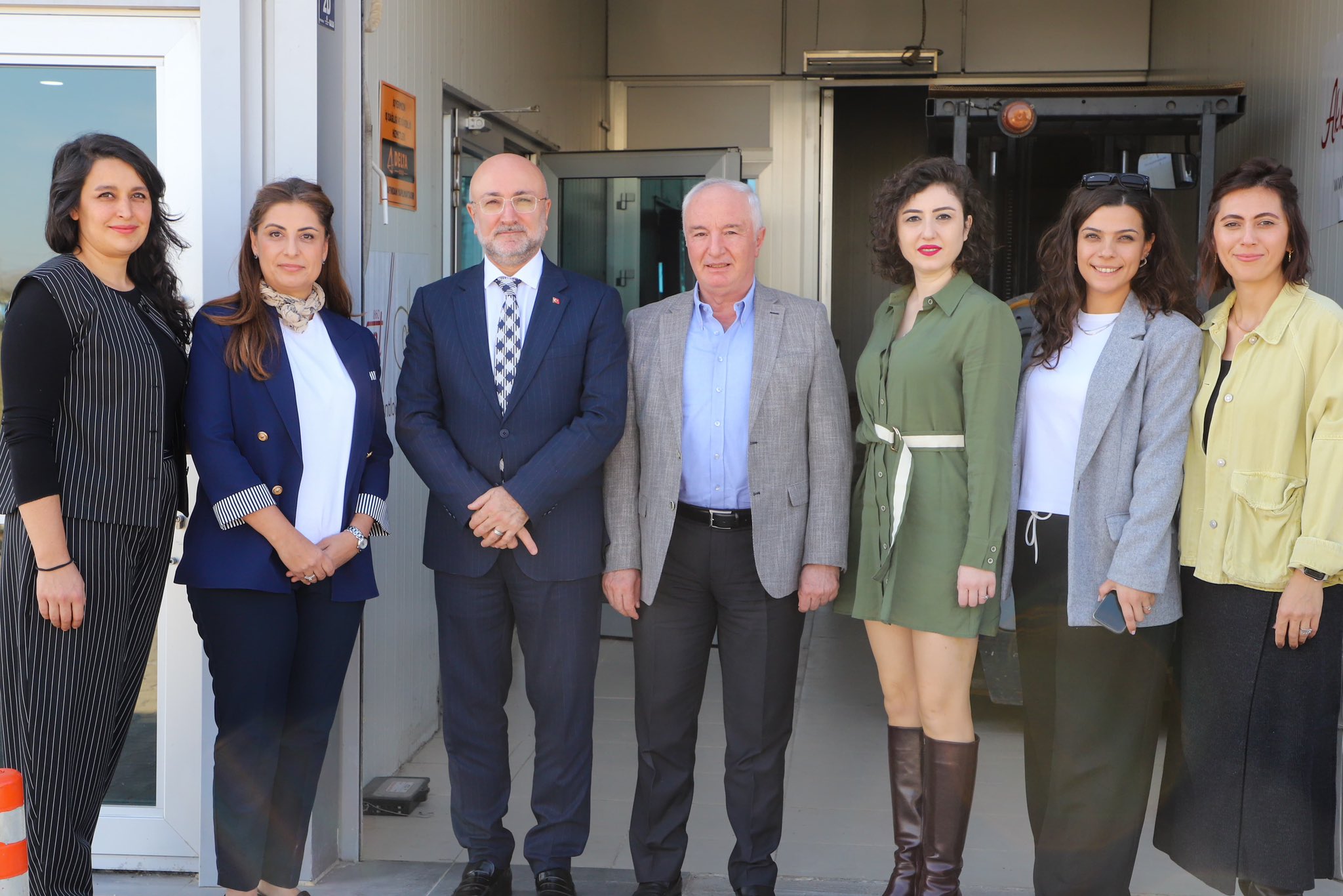 Ak Parti̇’den Kadin Gi̇ri̇şi̇mci̇li̇ği̇ne Tam Destek (4)