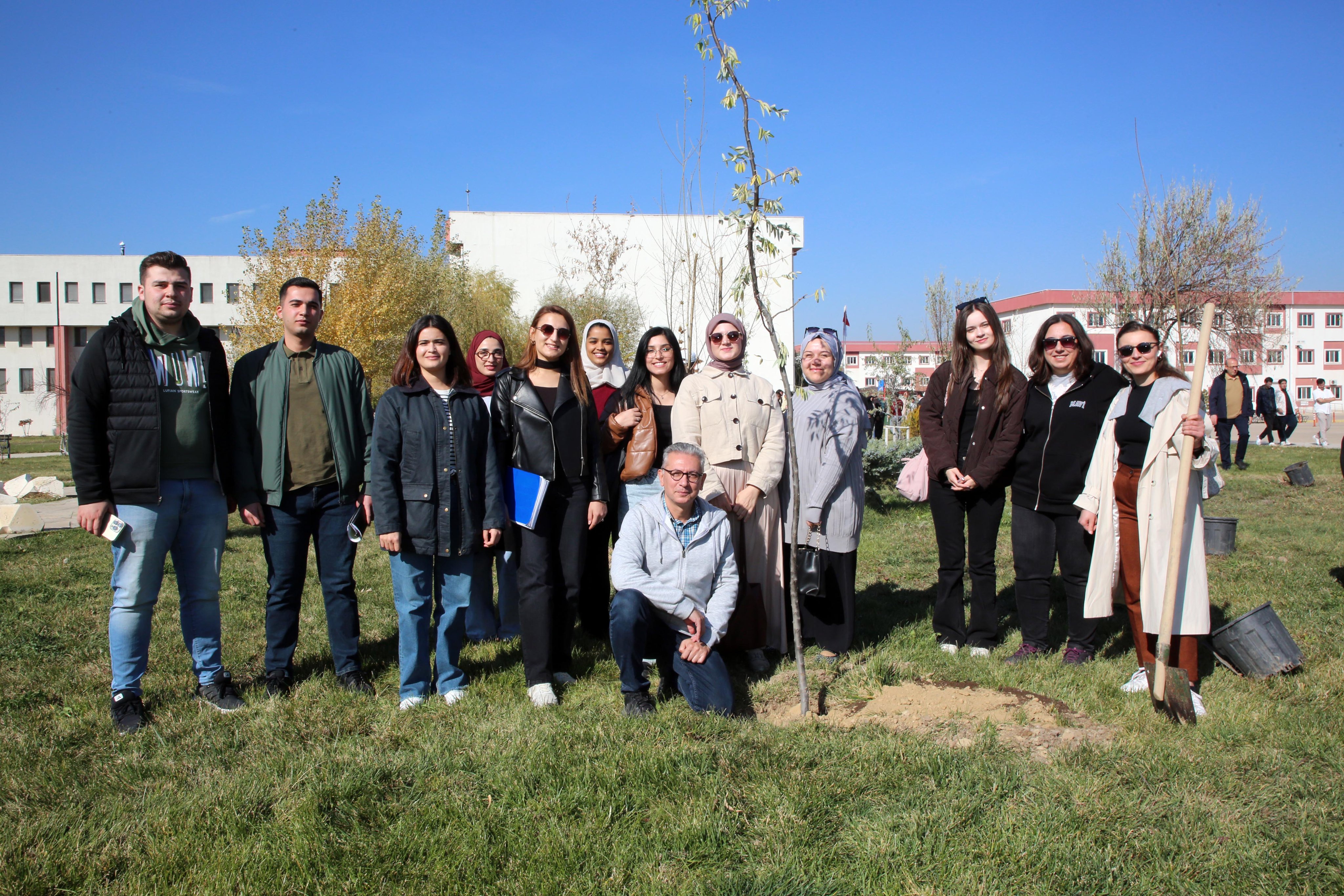 Akü’de Hem Pi̇lav Hem Fi̇dan Geleneksel Etki̇nli̇k Devam Edi̇yor (2)