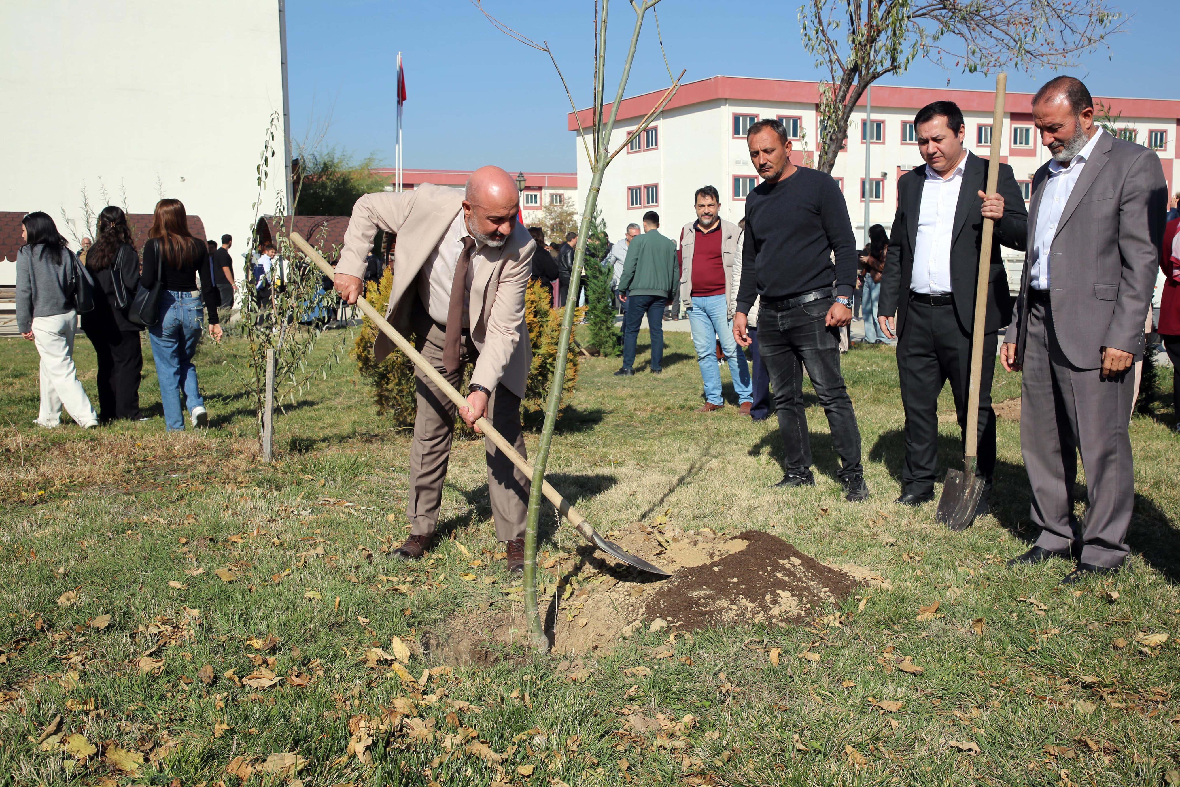 Akü’de Hem Pi̇lav Hem Fi̇dan Geleneksel Etki̇nli̇k Devam Edi̇yor (6)