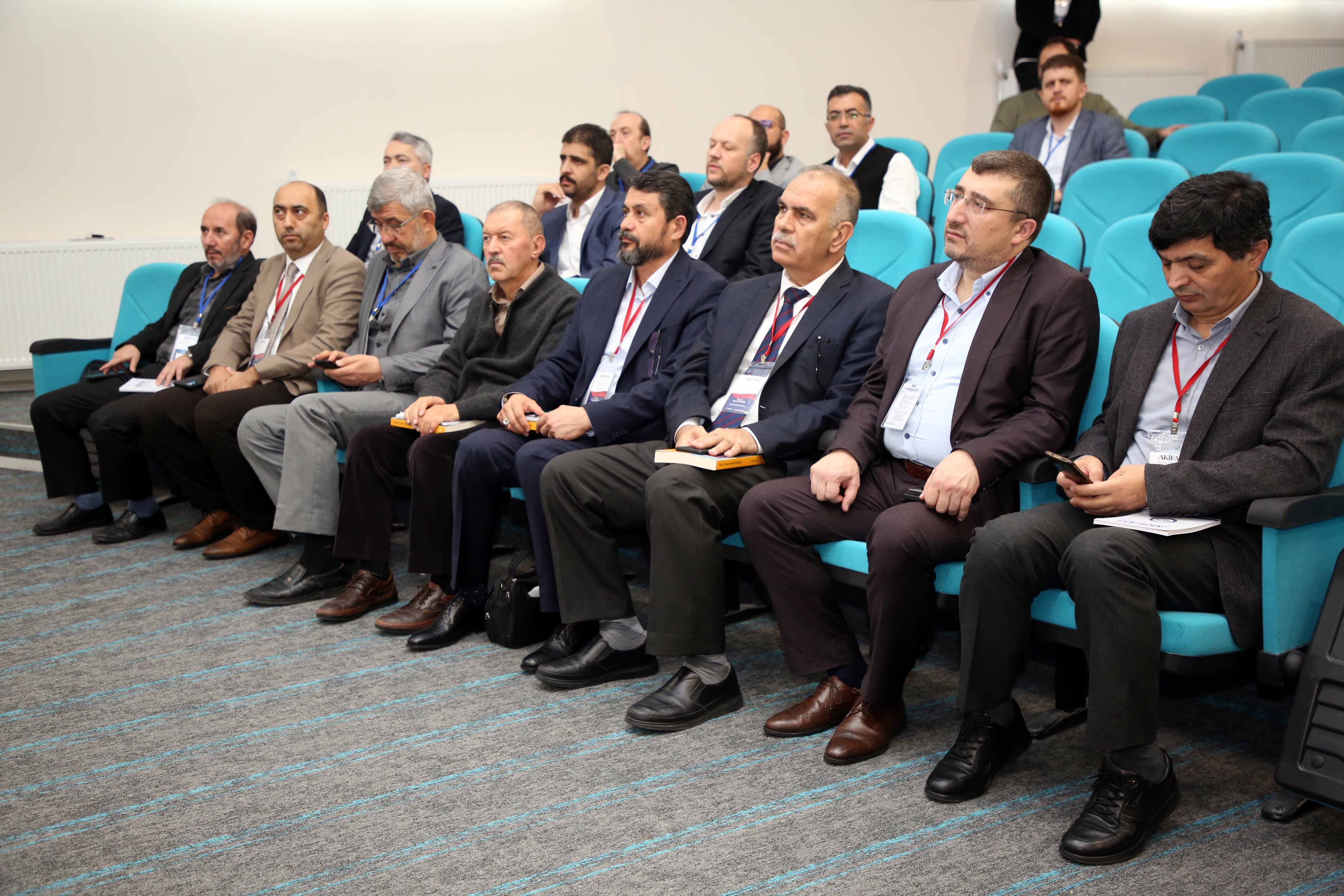 Akü’de Ii. İslam Ekonomi̇si̇ Ve Fi̇nansi Akademi̇k İsti̇şare Çaliştayi Gerçekleşti̇ri̇ldi̇ (3)