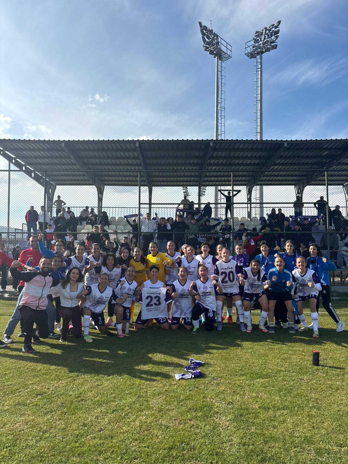 Anadolu Gücü Kadin Futbol Takimi Sezona Firtina Gi̇bi̇ Başladi! (2)