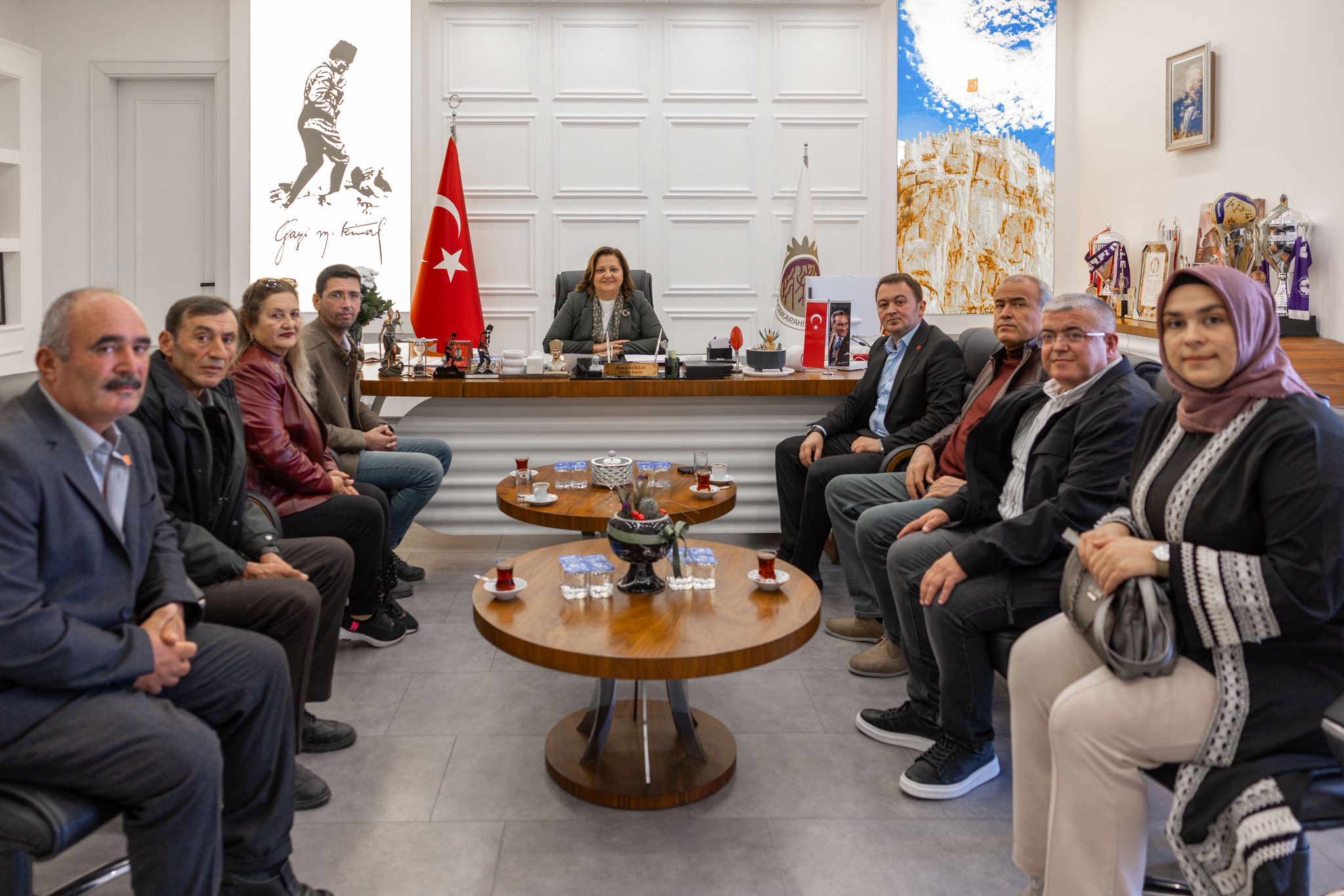 Başkan Köksal, Çay İlçe Yöneti̇mi̇yle Bi̇r Araya Geldi̇