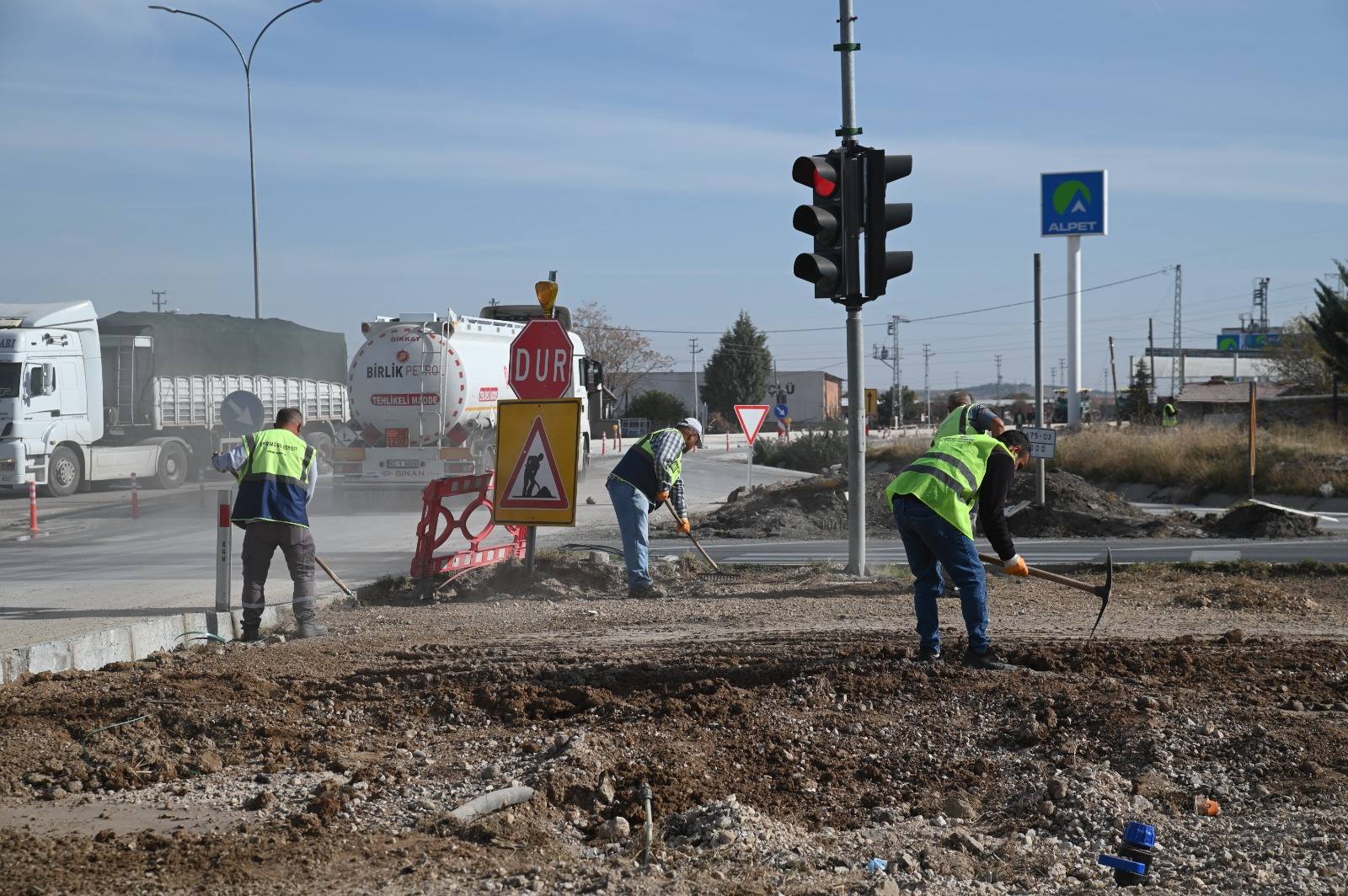Başkan Koyuncu Kavşak Düzenlemeleri̇ni̇ Yeri̇nde İnceledi̇ (3)