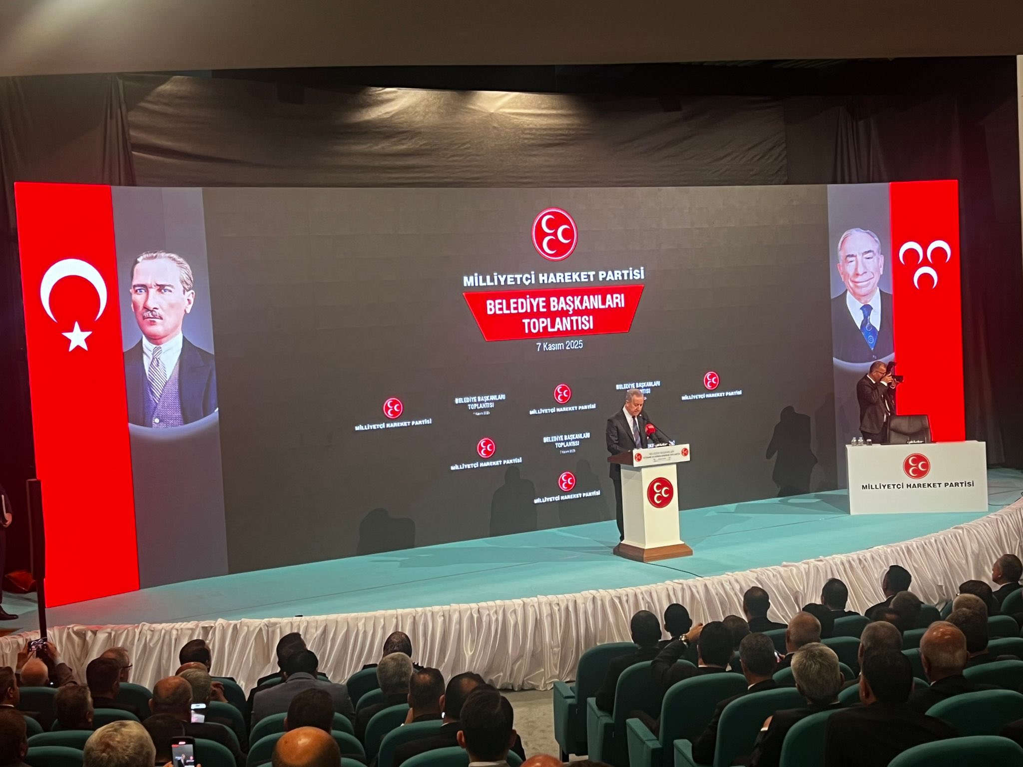 Başkan Özaşkin Mhp’li̇ Beledi̇ye Başkanlari Programina Katildi (3)
