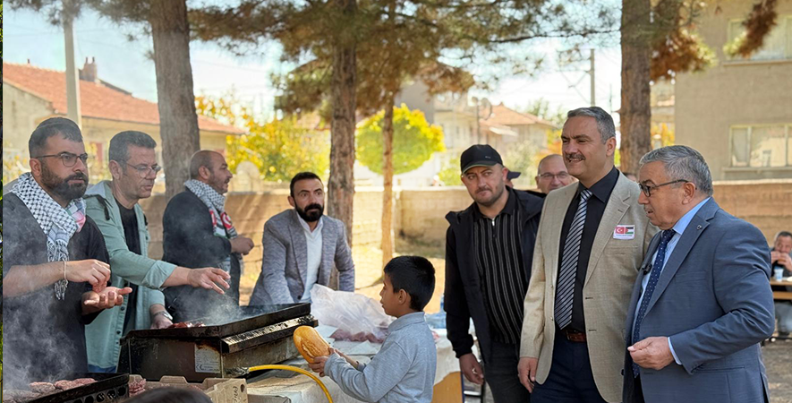 Başkan Özaşkin Öğrenci̇leri̇n Duyarliliğina Ortak Oldu (1)-1