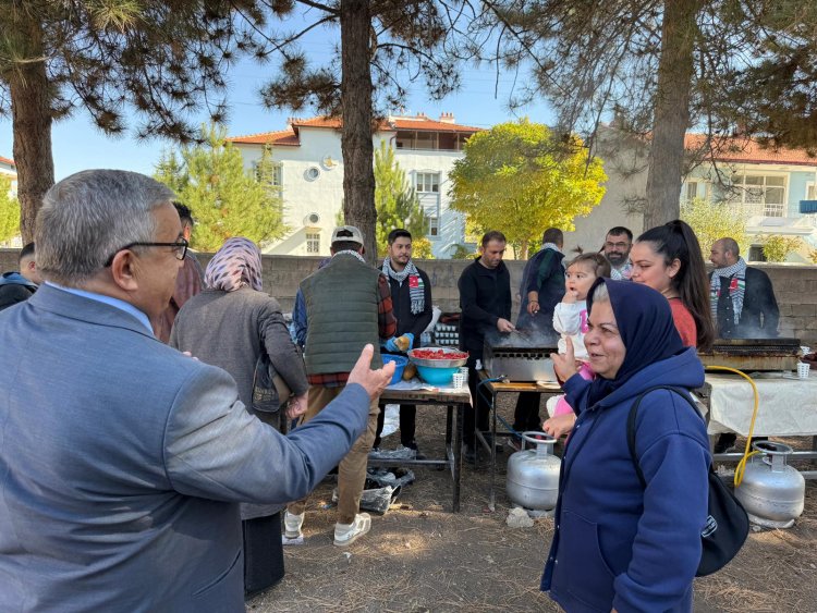 Başkan Özaşkin Öğrenci̇leri̇n Duyarliliğina Ortak Oldu (4)