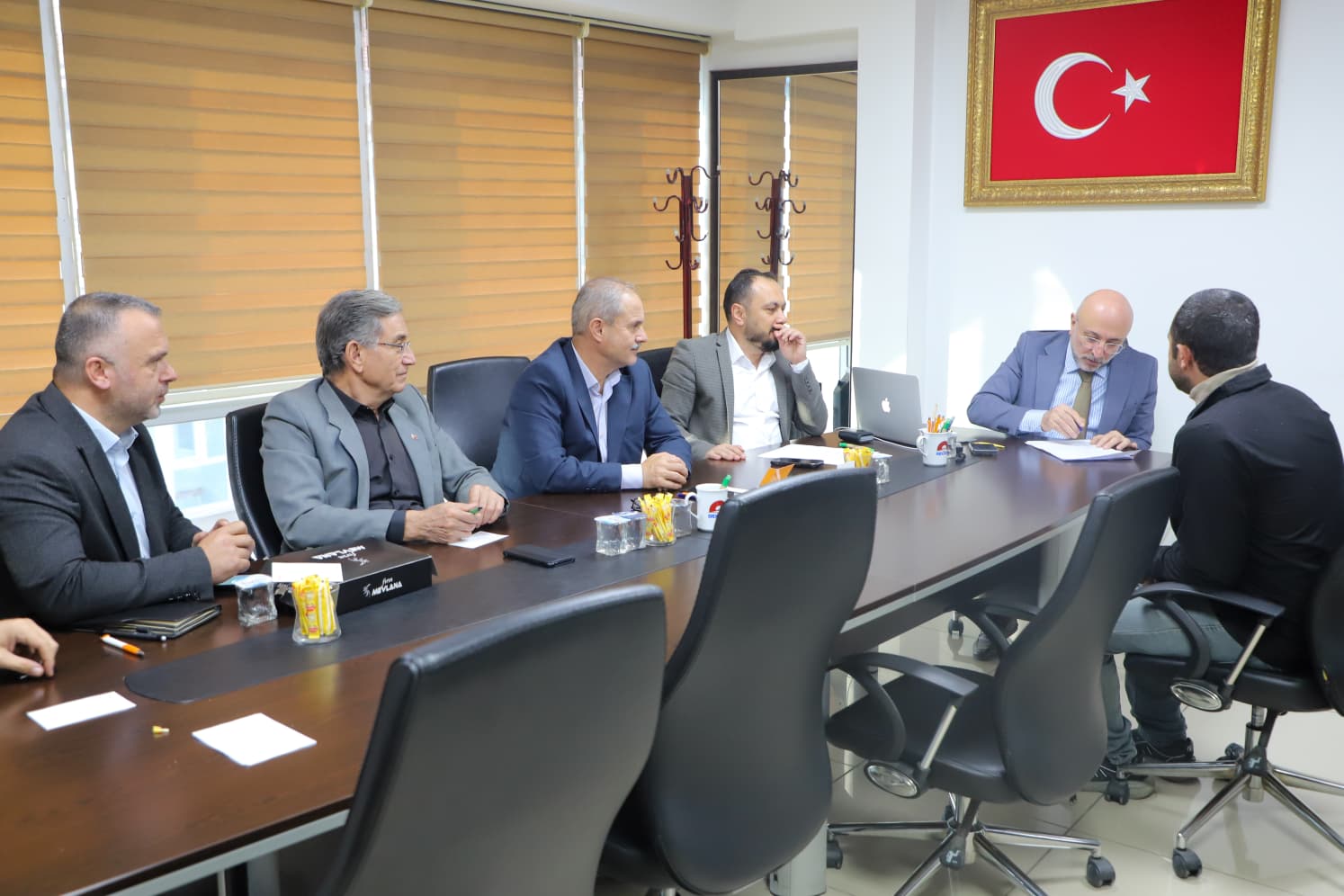 Başkan Şahi̇n Halkla Buluştu “Si̇yaseti̇mi̇zi̇n Merkezi̇nde Mi̇lleti̇mi̇z Var” (6)