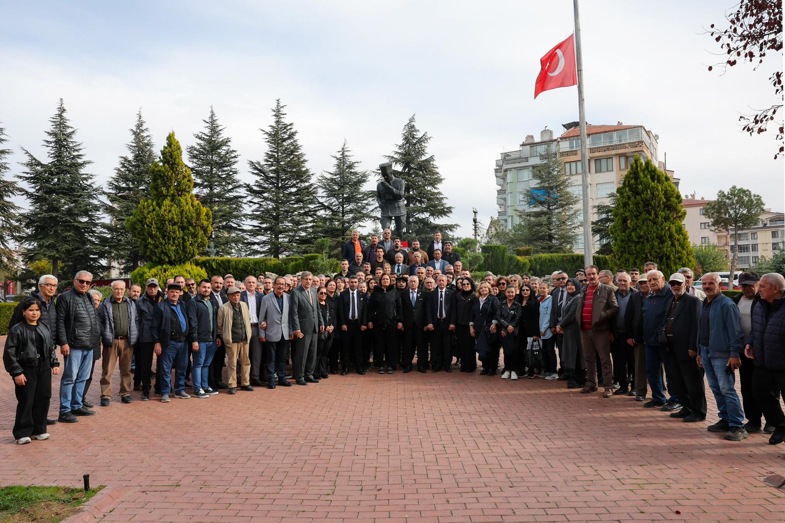 Chp’den 10 Kasim’da Atatürk’e Saygi Ve Mi̇nnet (3)