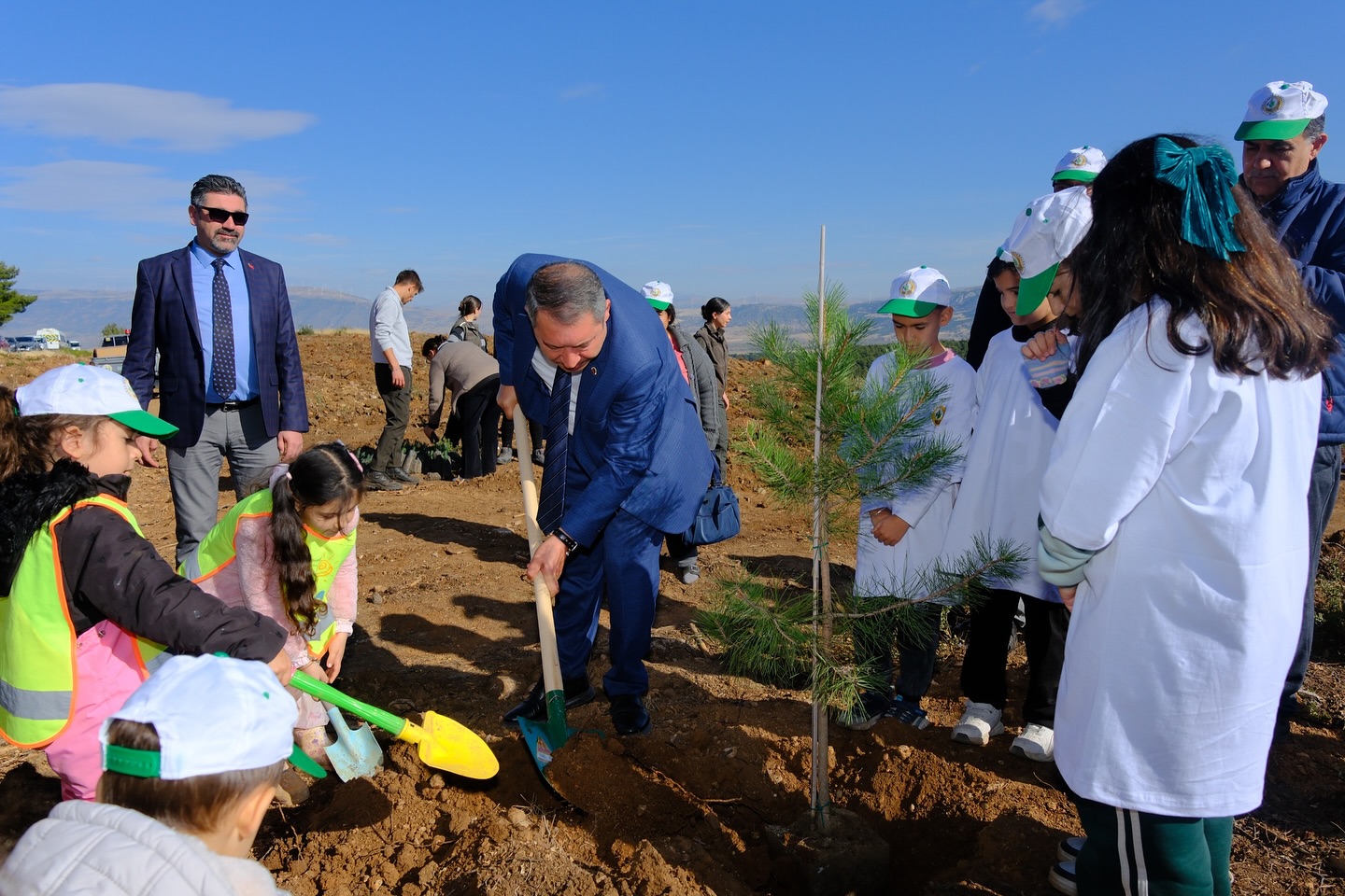 Di̇nar’da “Geleceğe Nefes” Seferberli̇ği̇ (4)