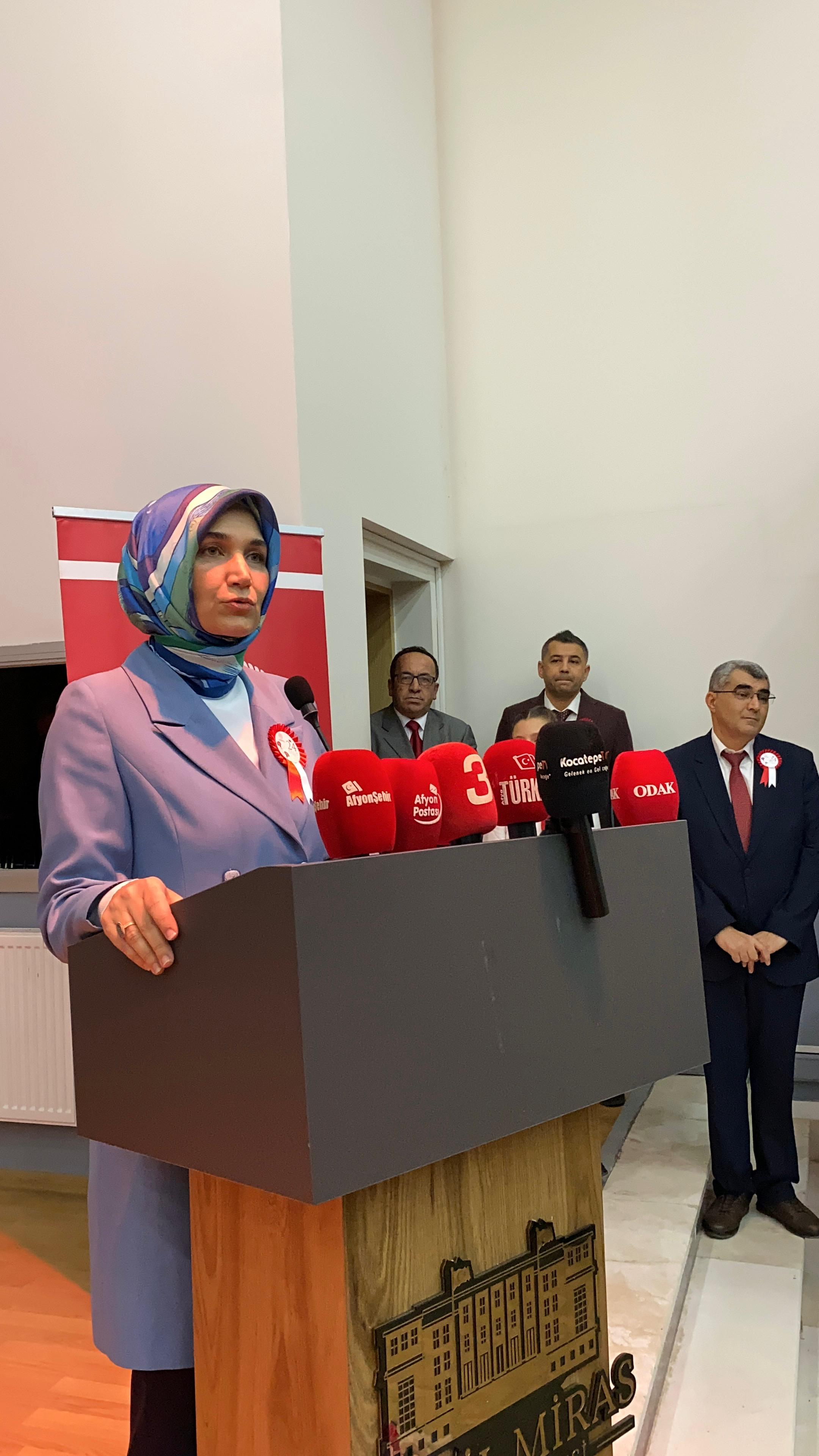 Ee02907A 3D26 4F00 9739 449Bb72E48B7