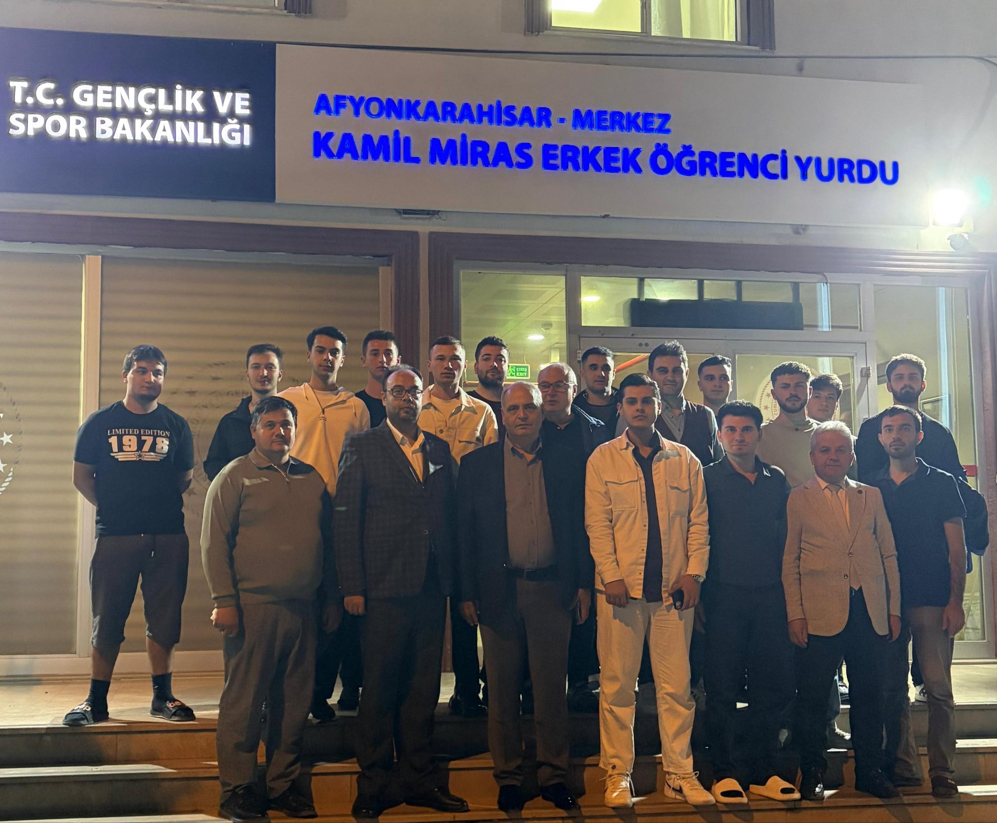 Erkmen Beledi̇ye Başkani Şahi̇n Öğrenci̇lerle Bi̇r Araya Geldi̇ (1)