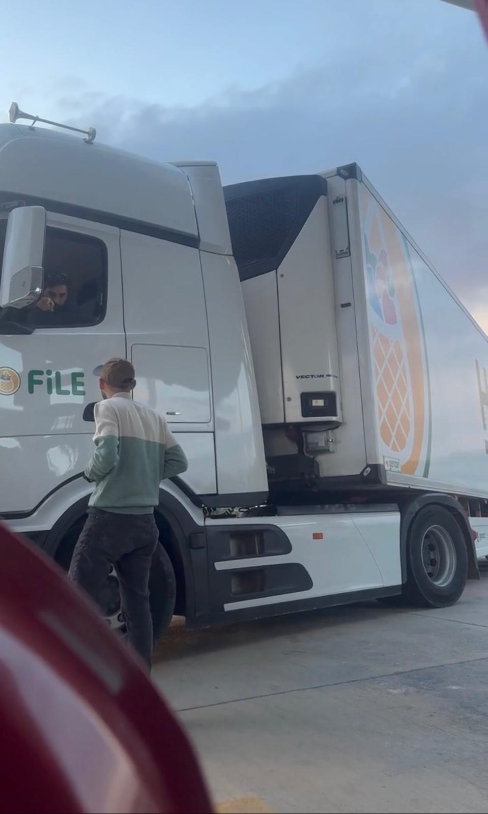 Fi̇le Aracinin Agresi̇f Sürücüsü! (1)