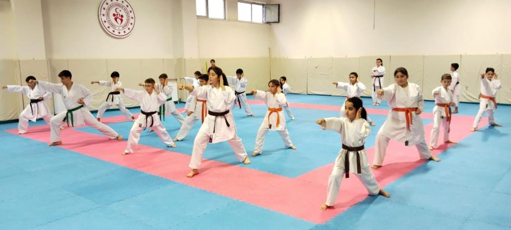 Karate Kiş Okulu’nda Eği̇ti̇mler Devam Edi̇yor 2