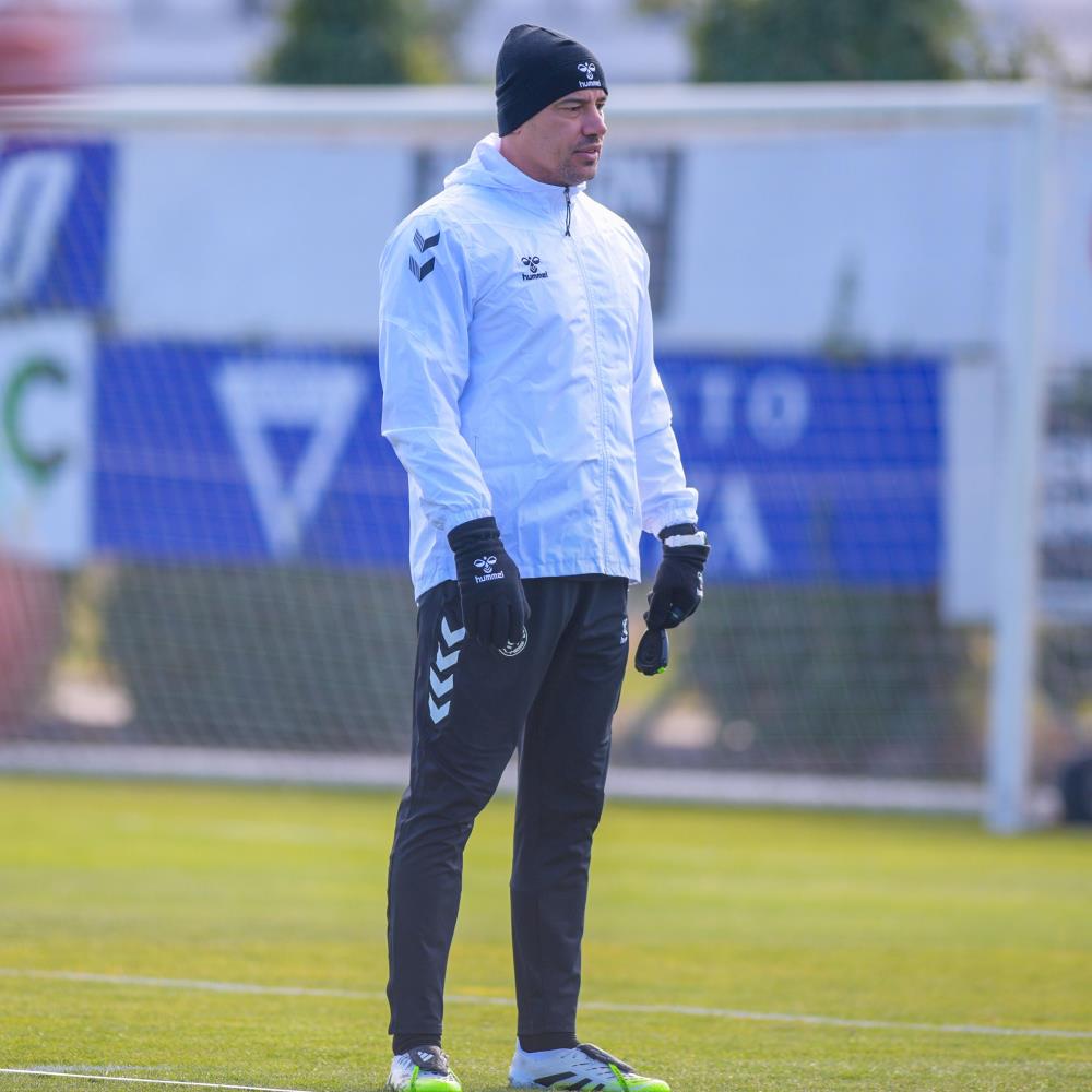 Komşu Çikiş Peşi̇nde 2