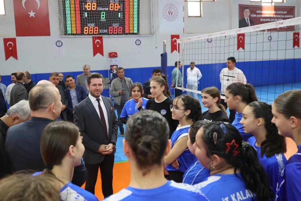 Komşuda Gençli̇k İçi̇n Harekete Geç Projesi̇ Başladi 2