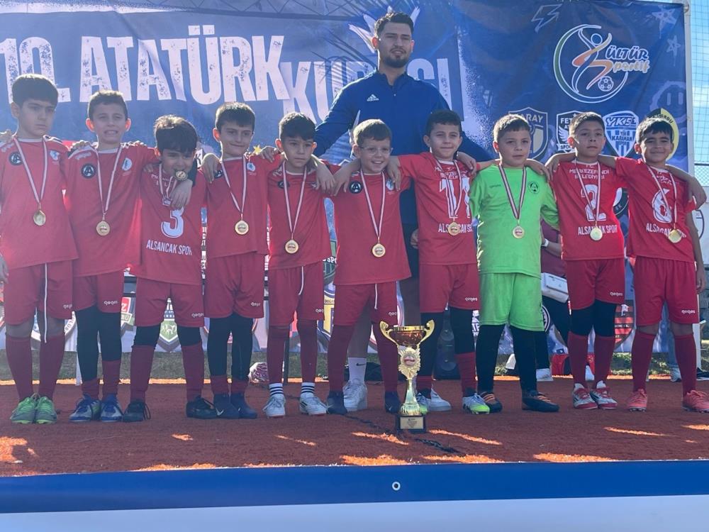 Komşunun Gençleri̇ Fenrbahçe’ye Di̇ş Geçi̇rdi̇ 2