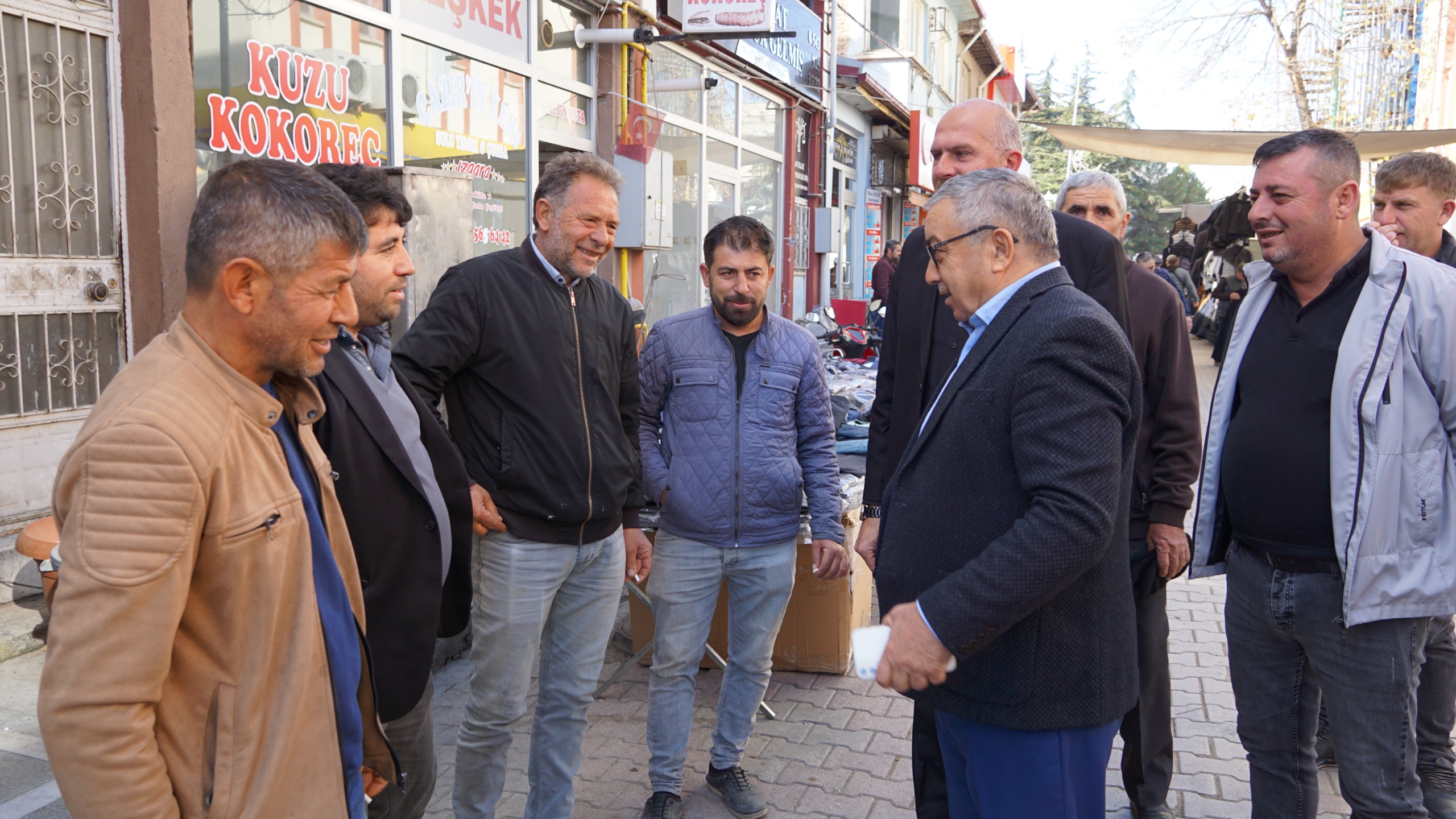 Mhp Şuhut Teşki̇lati Sahada “Hayirli Günler Komşum” Programi Devam Edi̇yor (1)