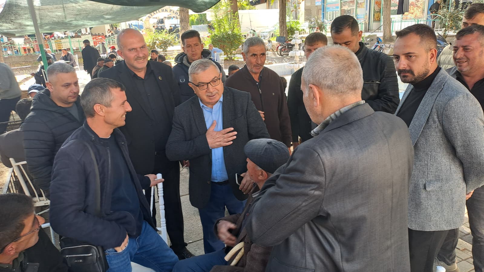 Mhp Şuhut Teşki̇lati Sahada “Hayirli Günler Komşum” Programi Devam Edi̇yor (3)