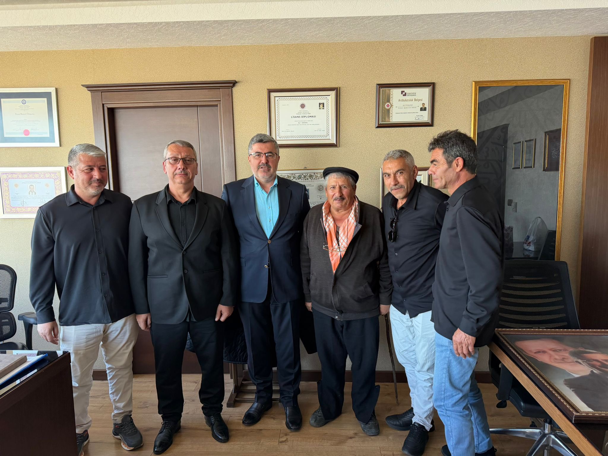 Mi̇lletveki̇li̇ Özkaya’ya Tbmm’de Yoğun Zi̇yaret Trafi̇ği̇ (1)