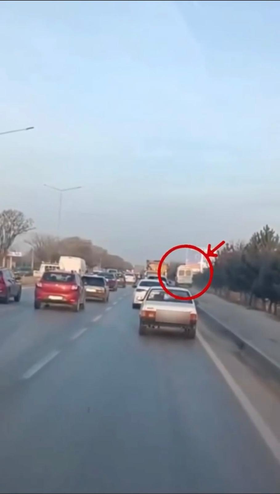 Müdür Yardimcisi Yanik’tan Kaldirim İhlali̇ne Hizli Müdahale (2)