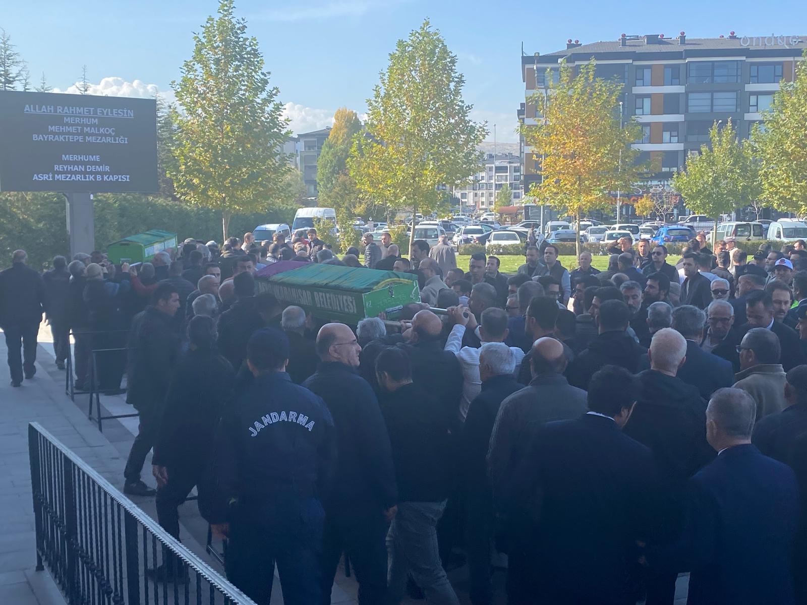 Mukadder Komutanin Aci Günü 1