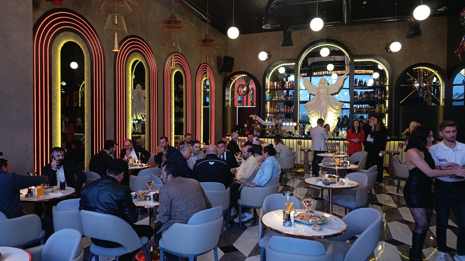 Nox Afyon Kapılarını Açtı (8)