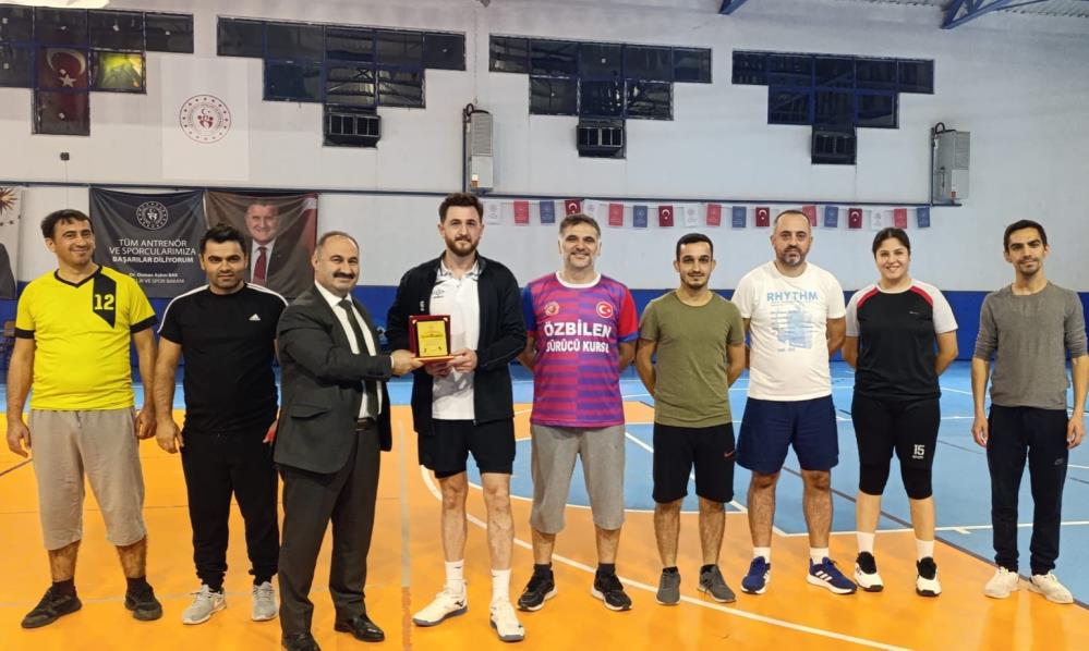 Öğretmenler Dostluk Maçı Yaptı 2